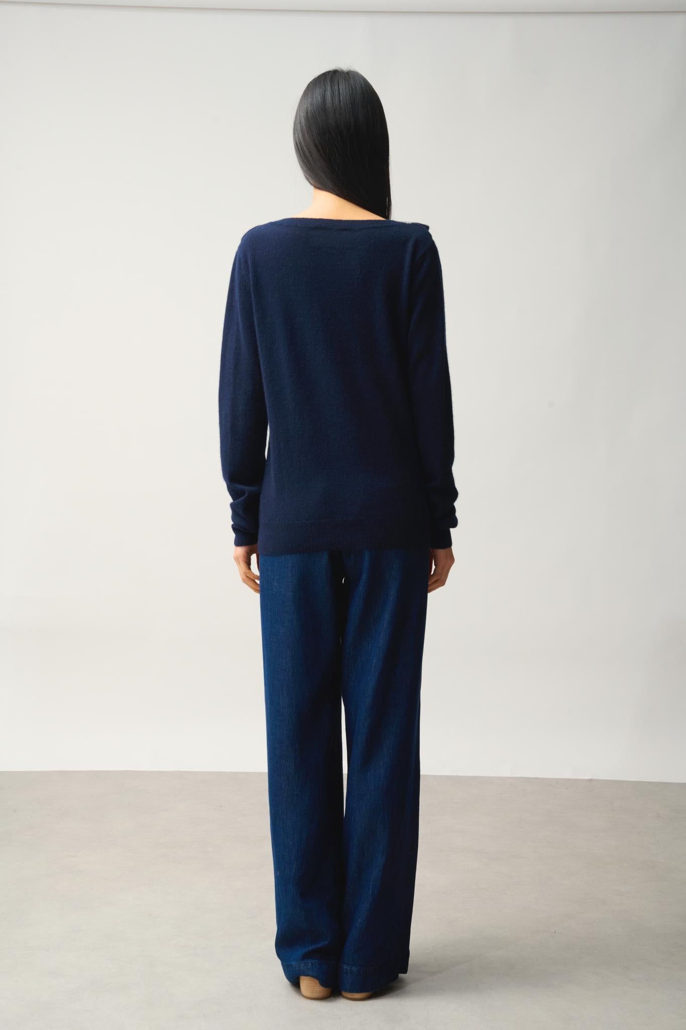 KNOTT pull col rond volants devant navy 100% cachemire