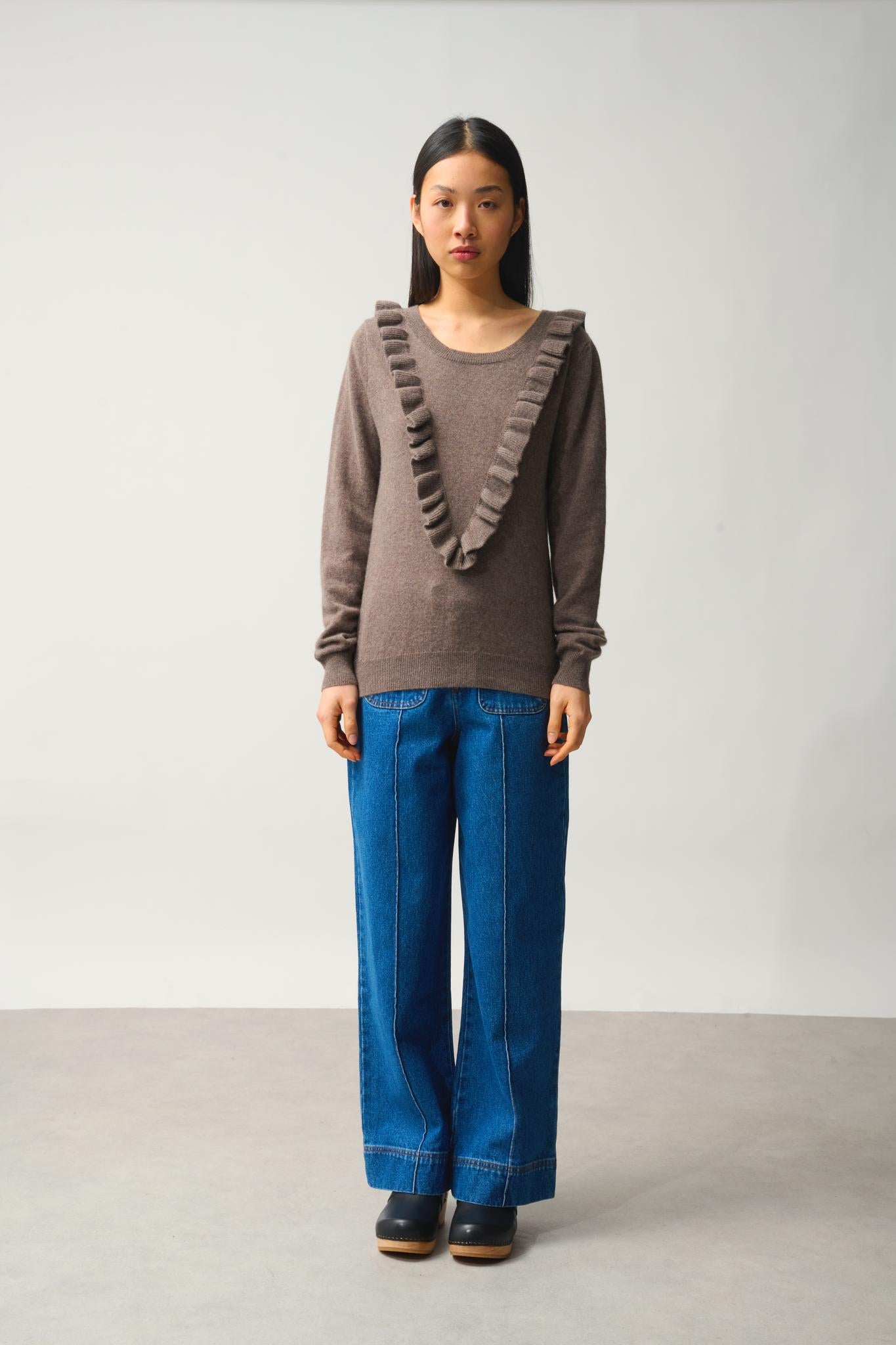 KNOTT pull col rond volants devant taupe chiné 100% cachemire