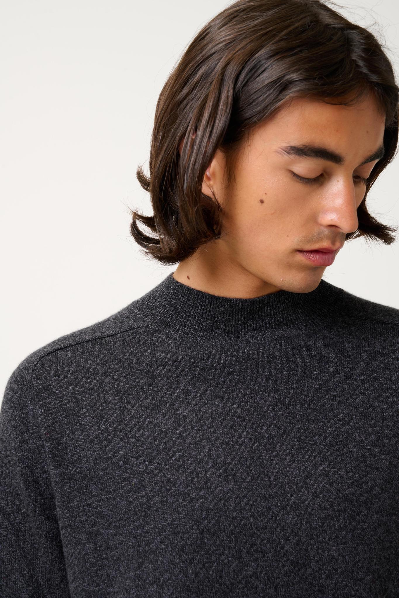 KUNDUM mottled black round-neck sweater 100% cashmere