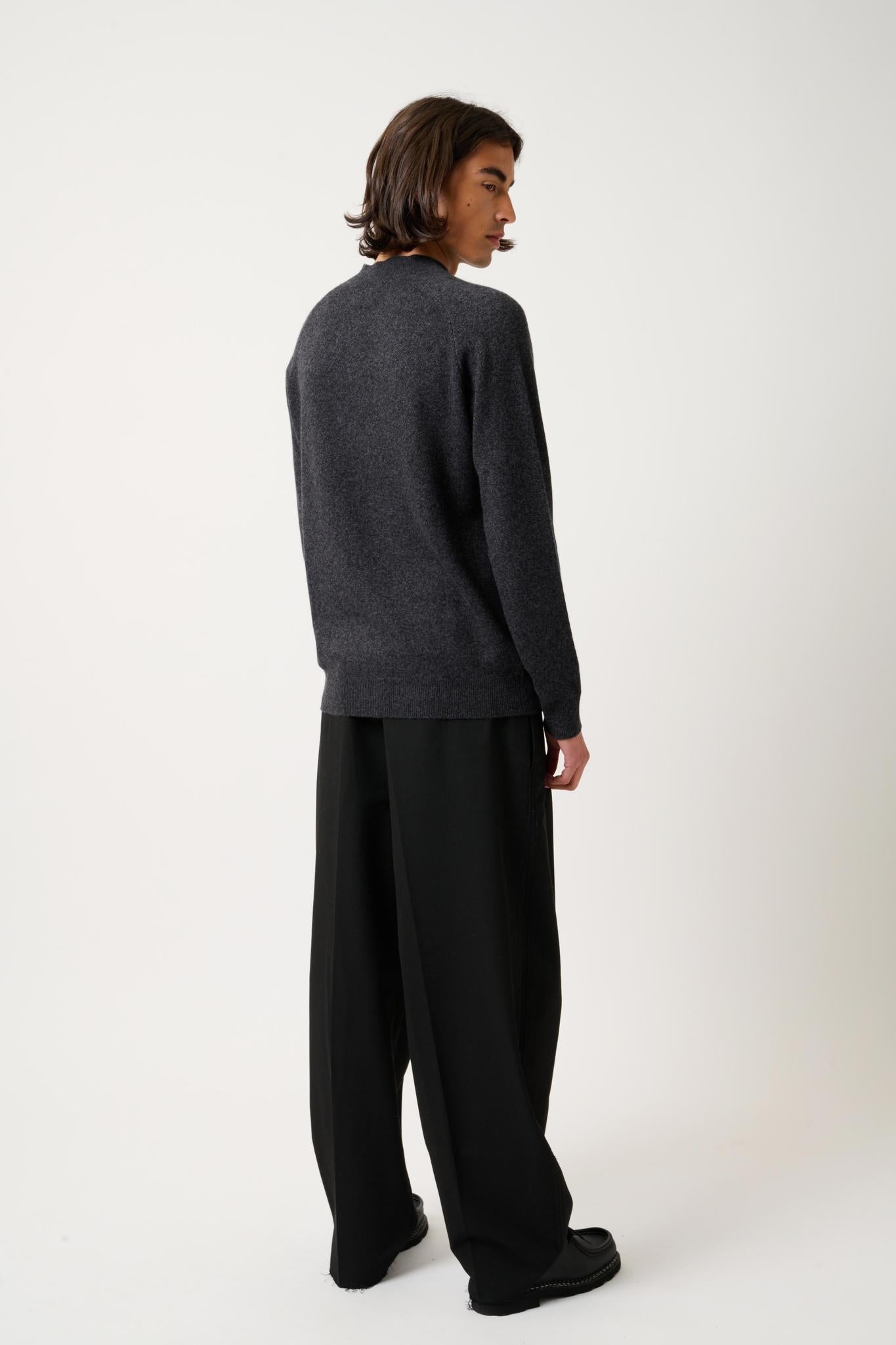 KUNDUM mottled black round-neck sweater 100% cashmere