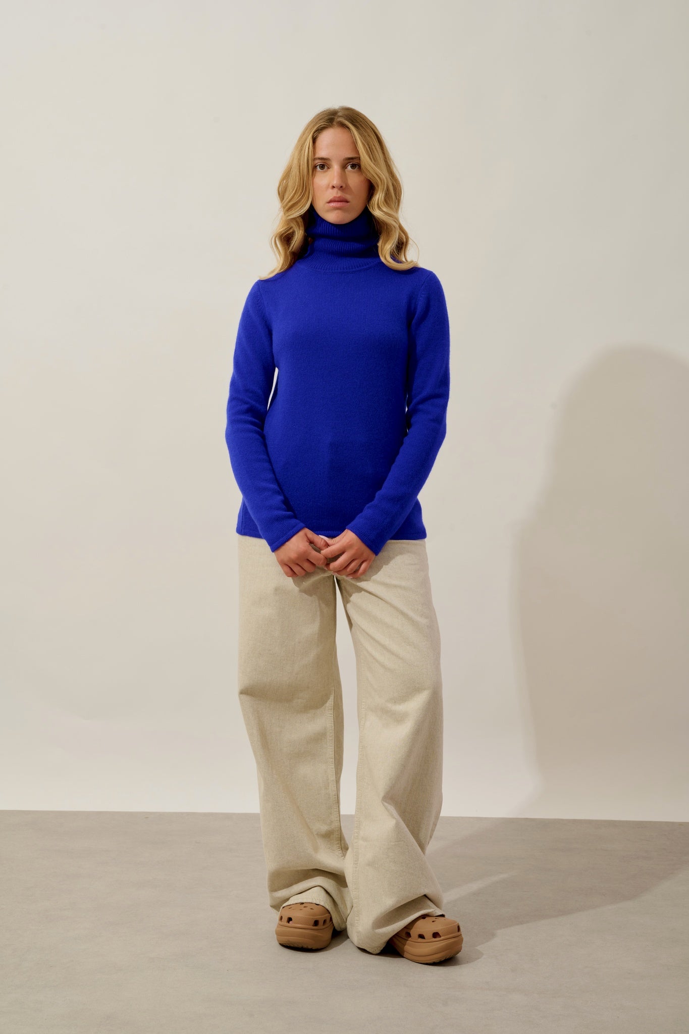 LINDA 4-thread turtleneck sweater indigo 100% cashmere