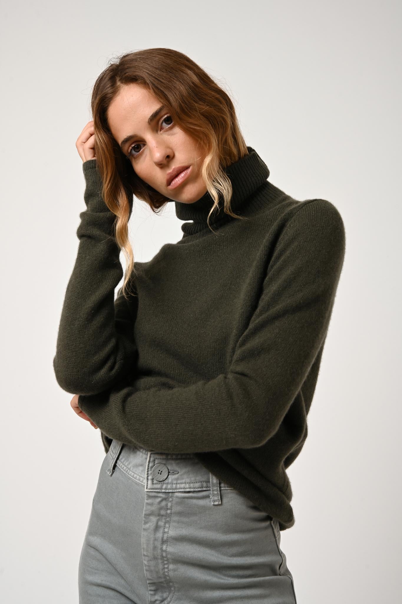 LINDA 4-fädiger Khaki Rollkragenpullover 100% Kaschmir