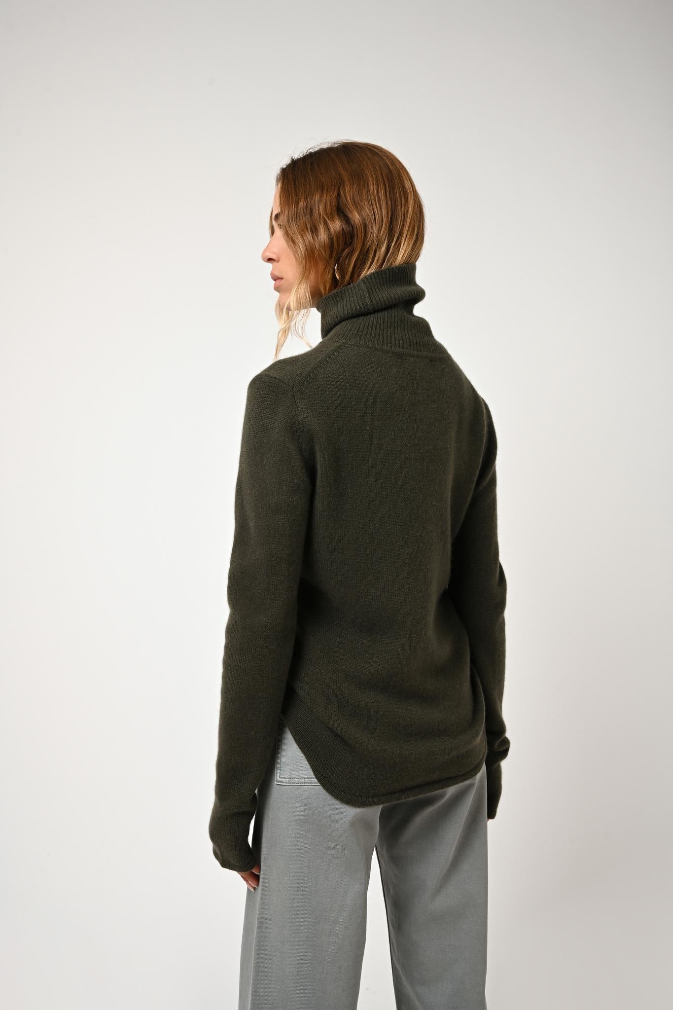 LINDA 4-fädiger Khaki Rollkragenpullover 100% Kaschmir