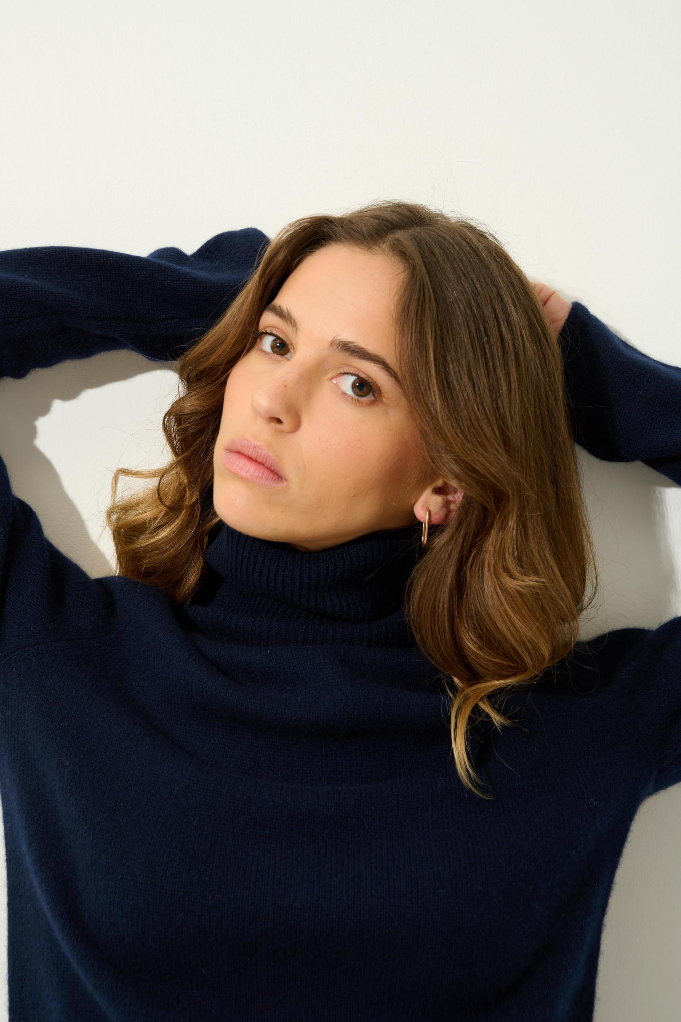 LINDA 4-fädiger Rollkragenpullover aus 100 % Kaschmir in Marineblau