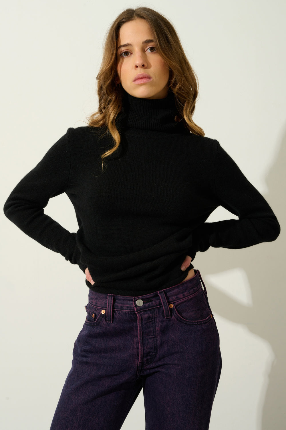 LINDA pull col roulé 4 fils noir 100% cachemire