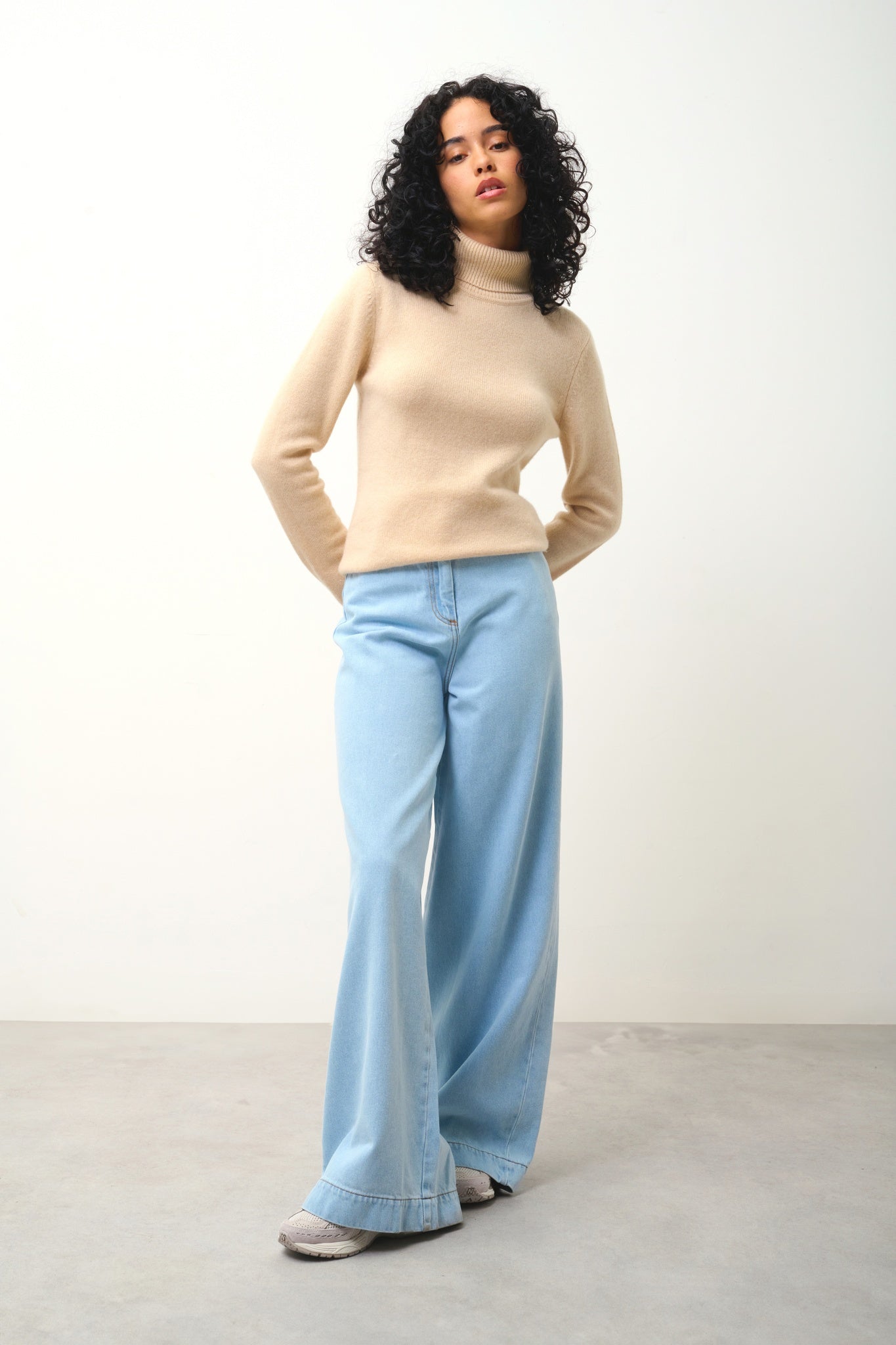 LINDA pull col roulé 4 fils sable 100% cachemire