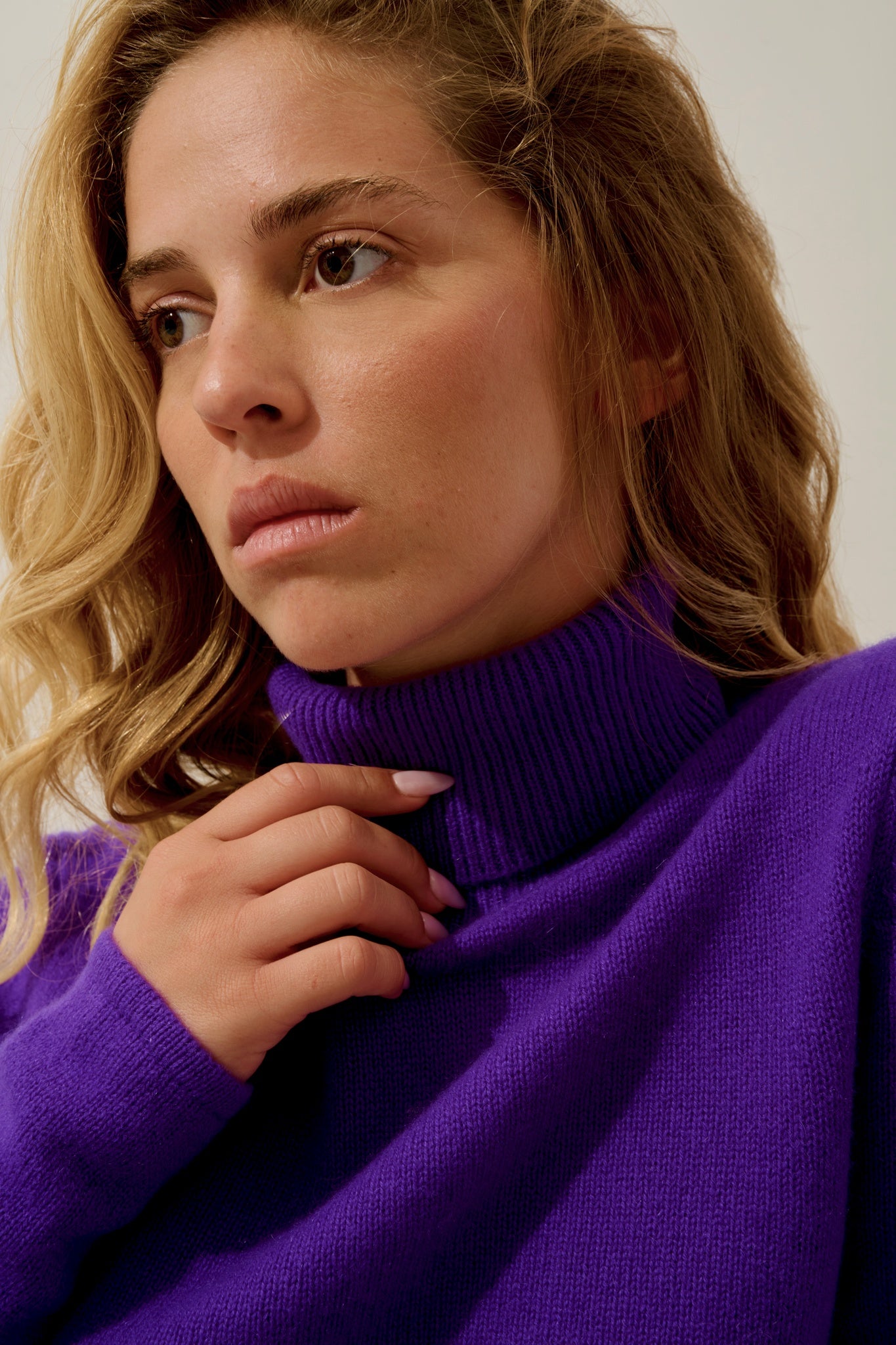 LINDA pull col roulé 4 fils ultra violet 100% cachemire