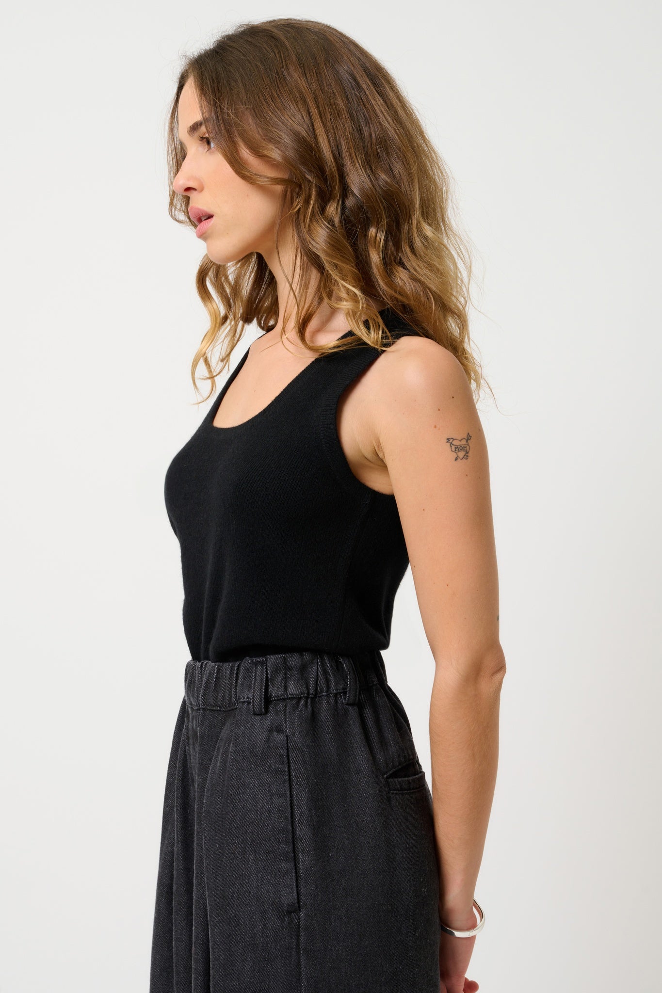 LINDSAY débardeur col u noir 100% cachemire