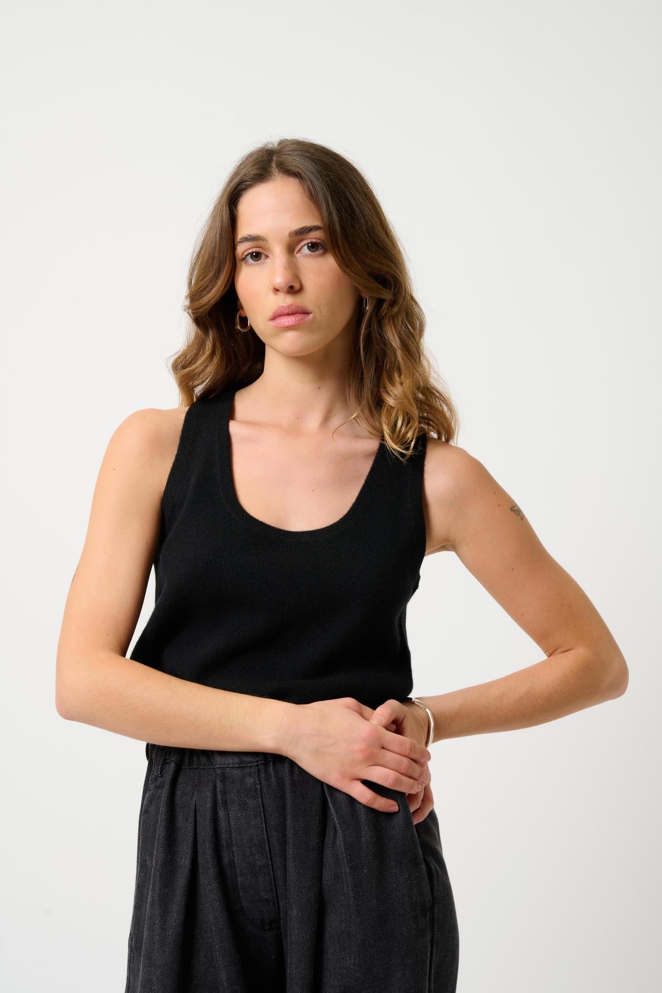 LINDSAY débardeur col u noir 100% cachemire