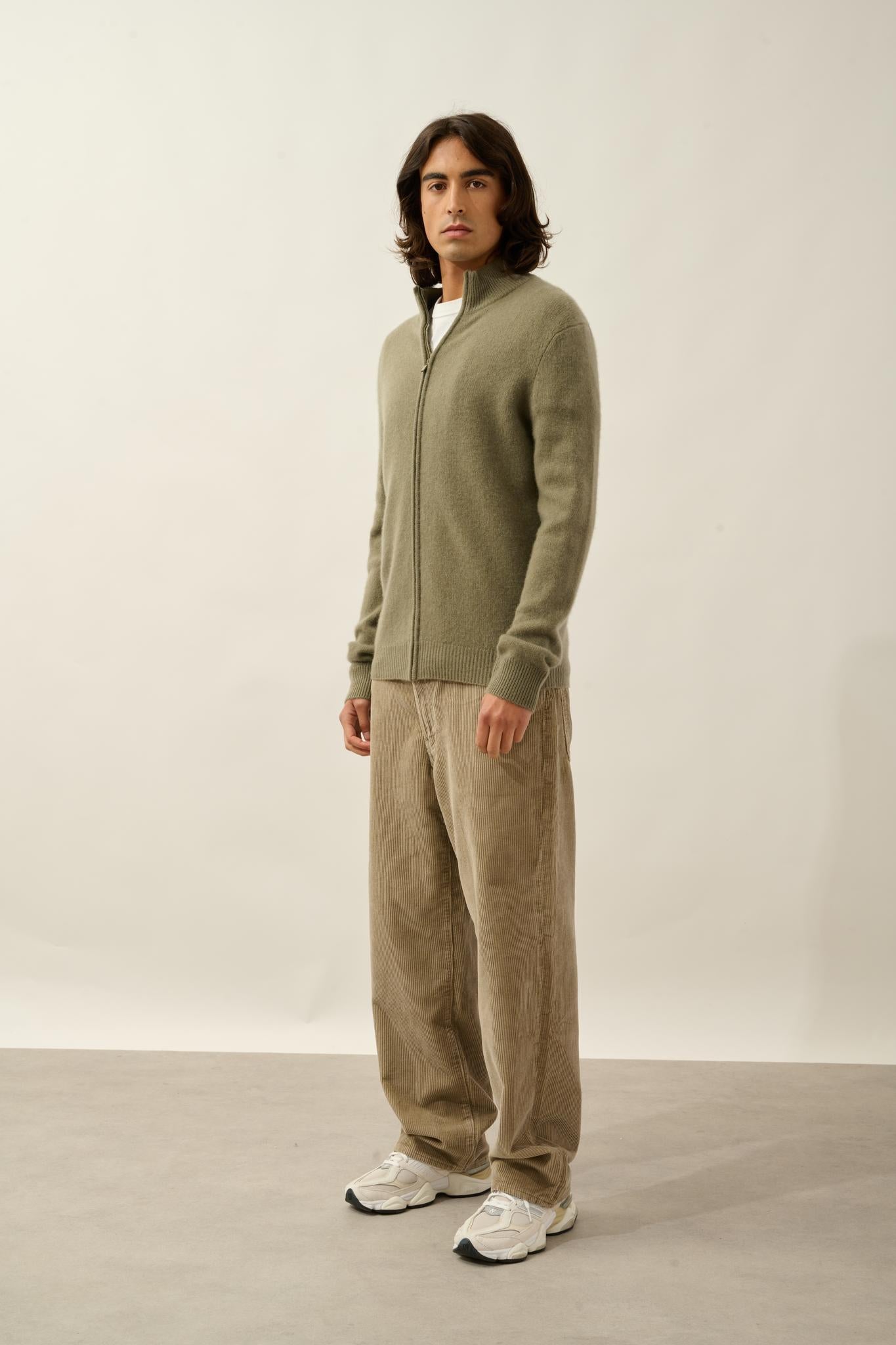 LYNA gilet zippé col camionneur 4 fils army 100% cachemire