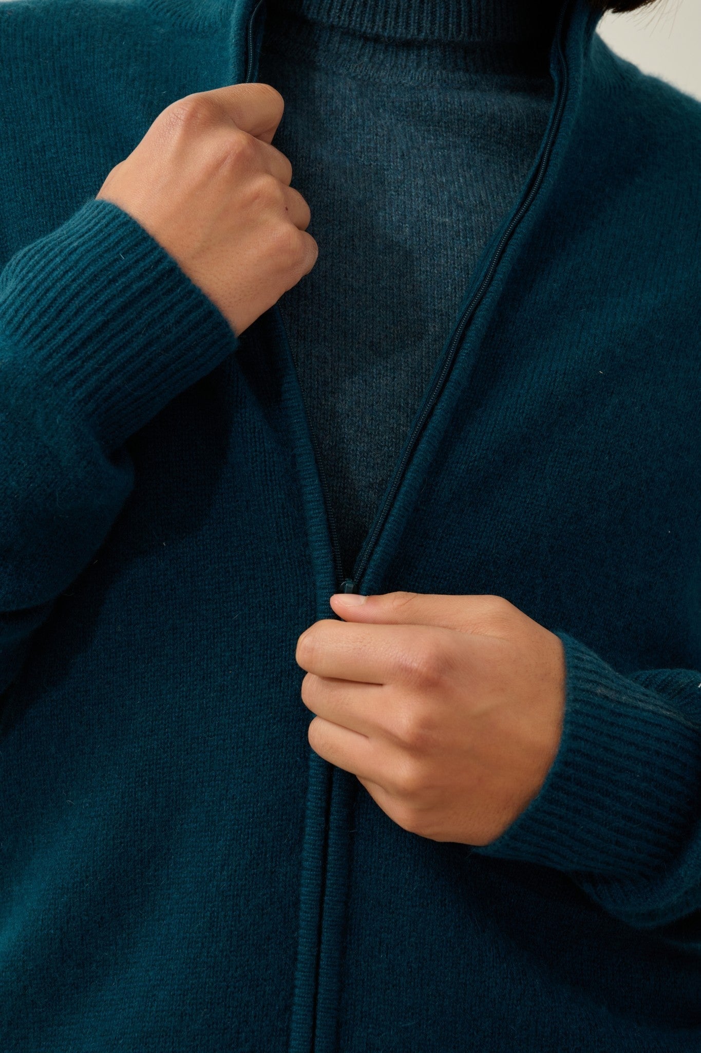 lyna gilet zippé col camionneur 4 fils vert canard 100% cachemire