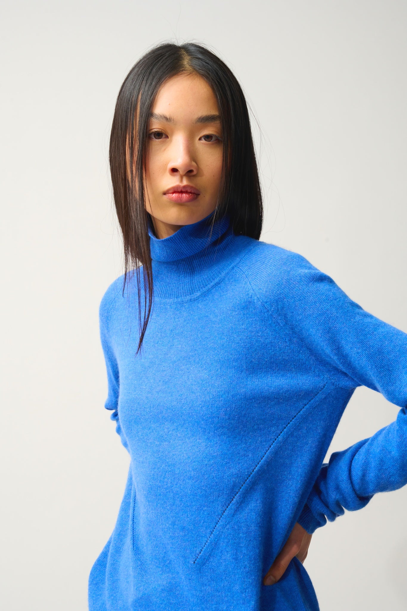 MADELINE electric blue turtleneck sweater 100% cashmere