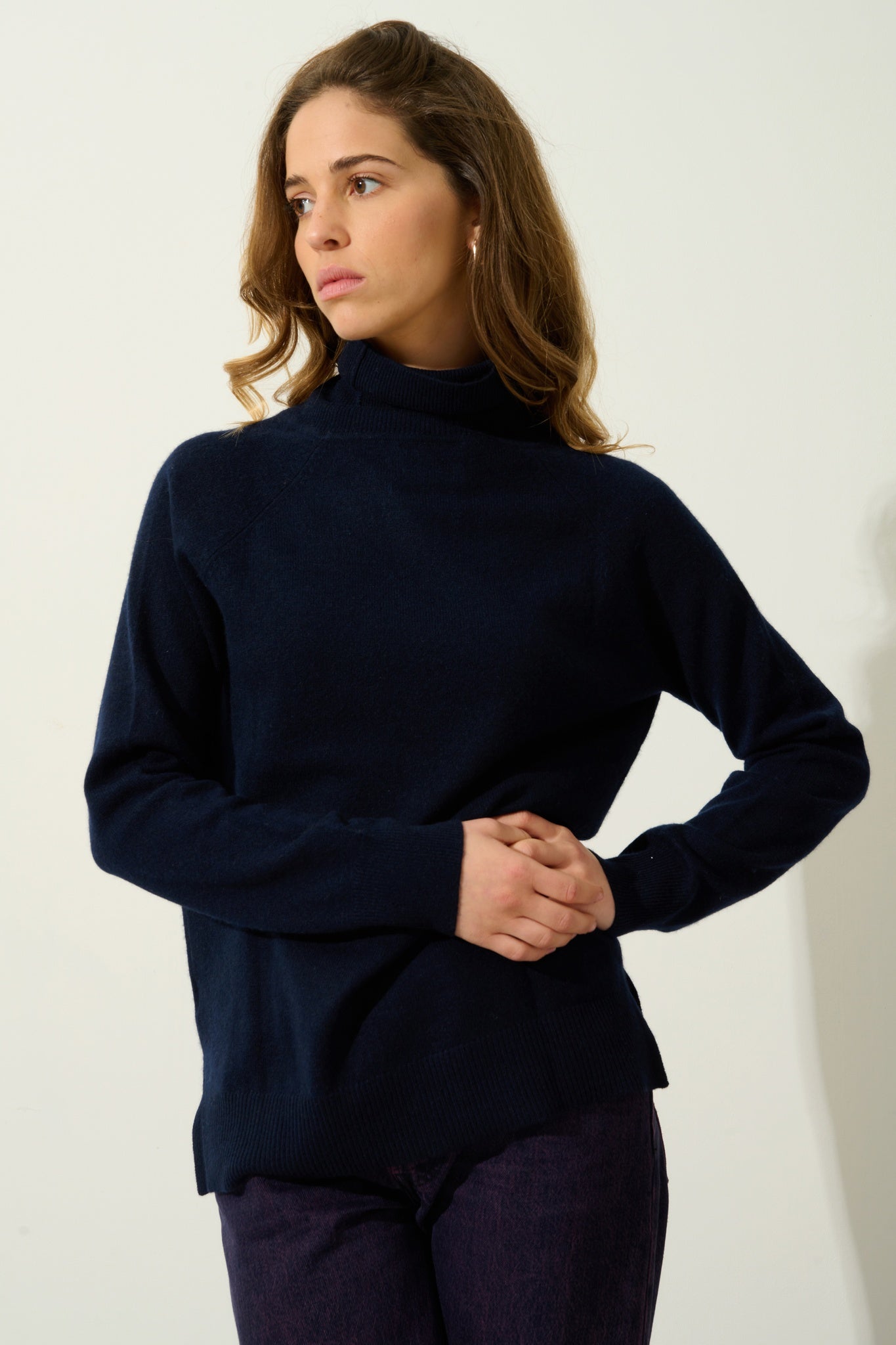 MADELINE pull col roulé navy 100% cachemire