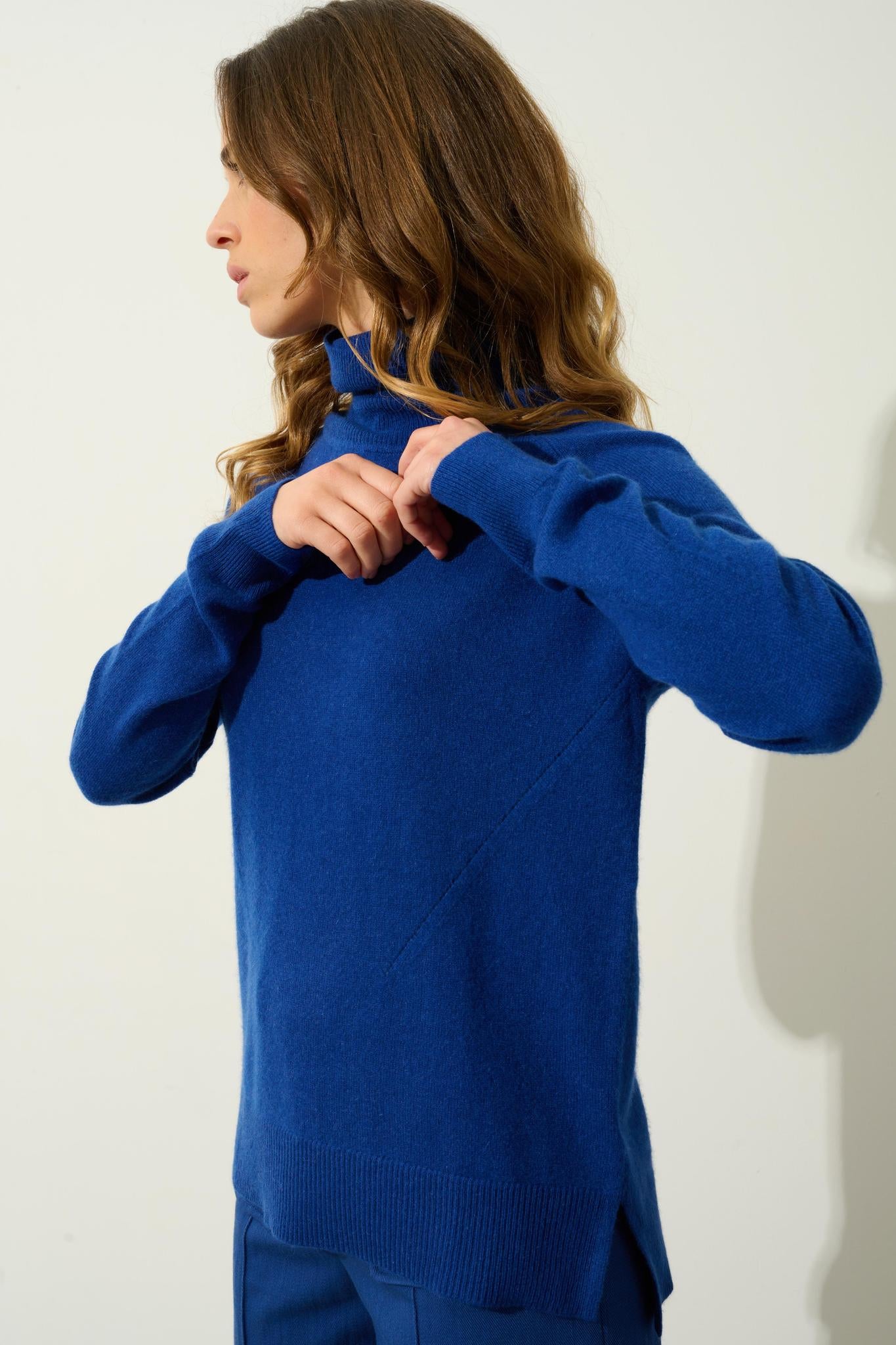 MADELINE pull col roulé outremer 100% cachemire