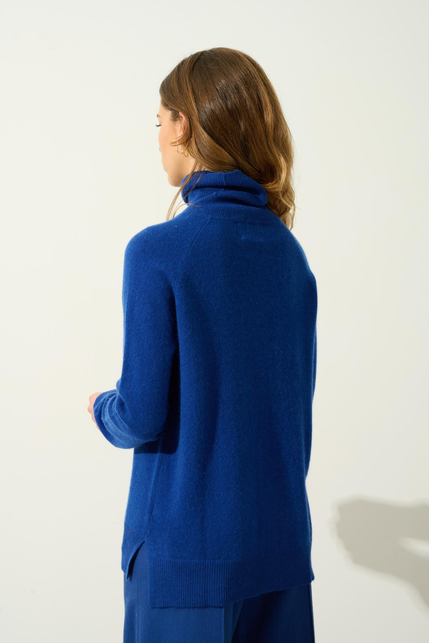 MADELINE pull col roulé outremer 100% cachemire