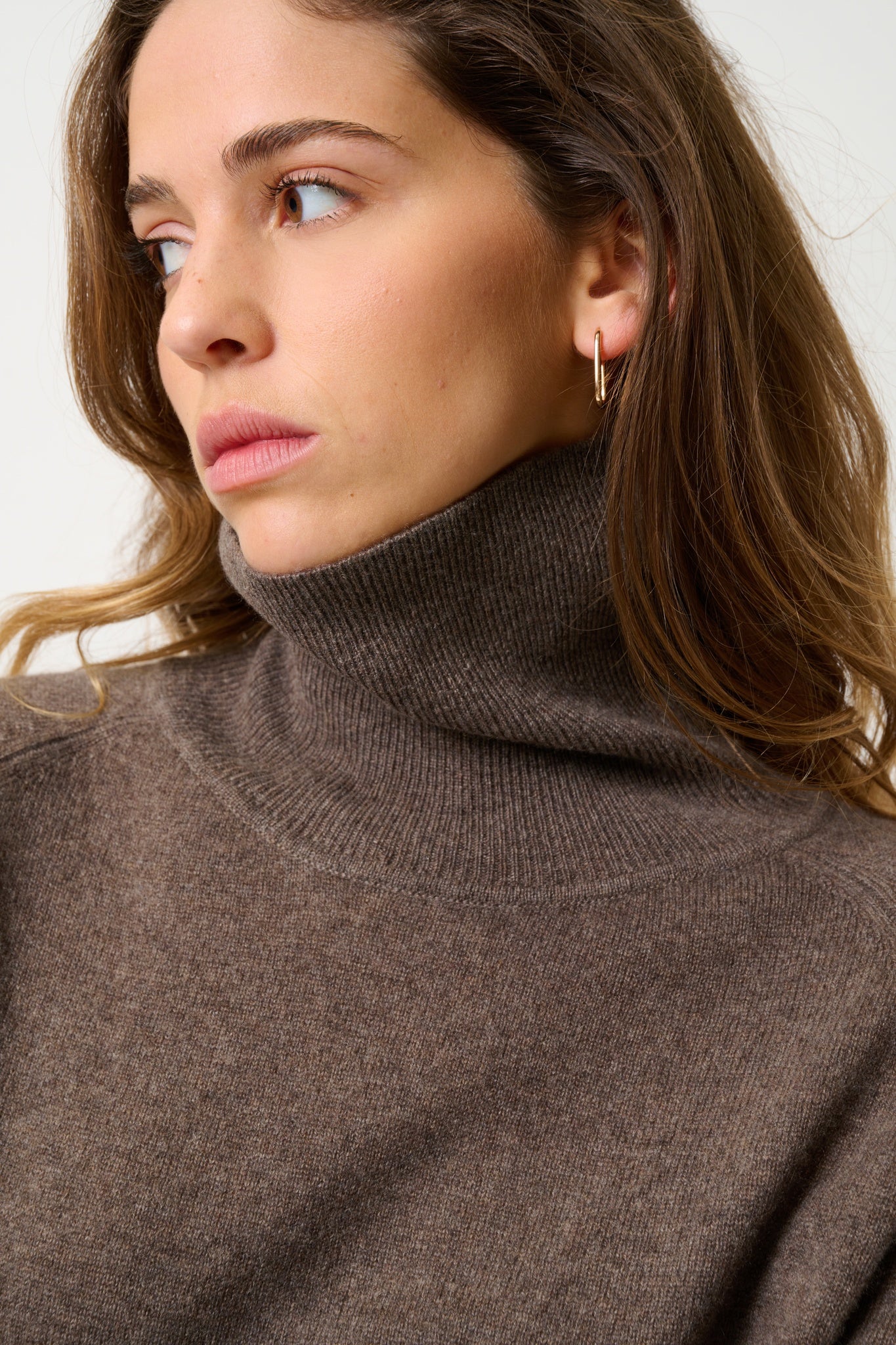 MADELINE taupe turtleneck sweater 100% cashmere