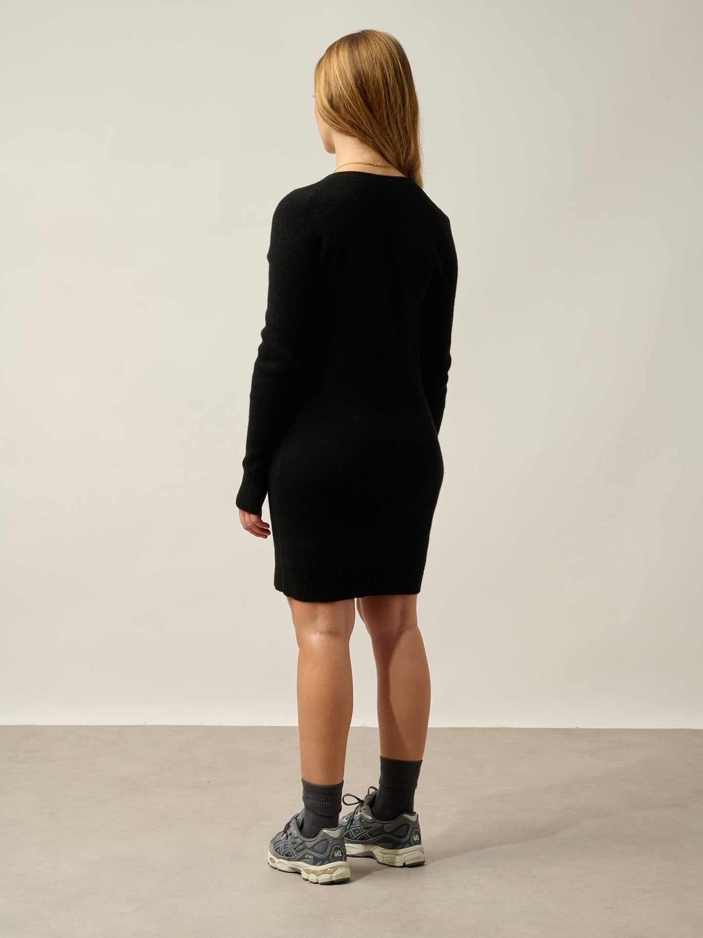 MAEN robe col v noir 100% cachemire