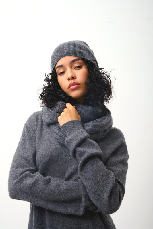 MANTI beanie anthracite mottled 100% cashmere