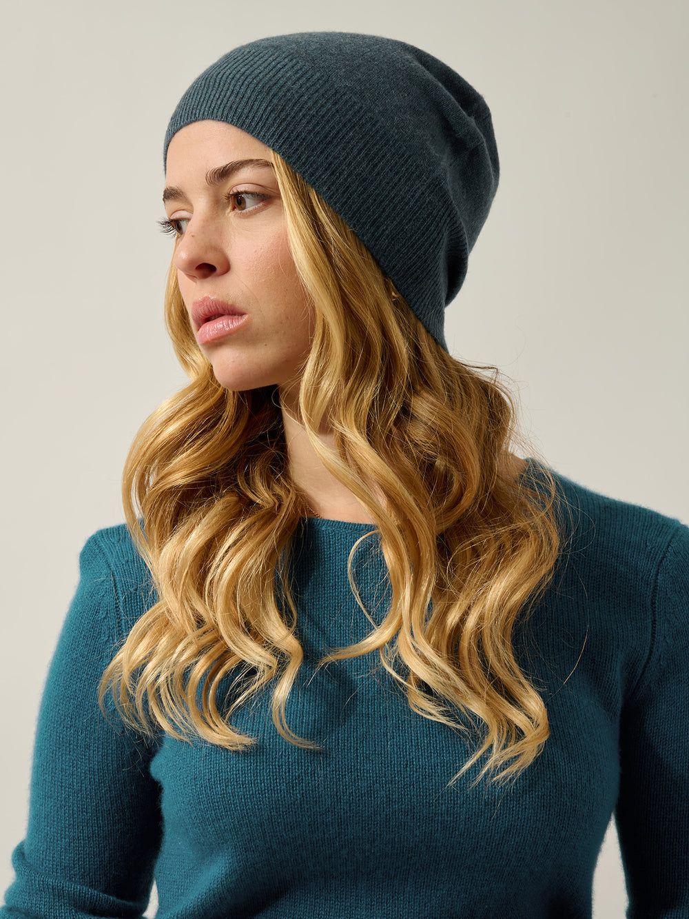 MANTI bonnet vert canard chiné 100% cachemire