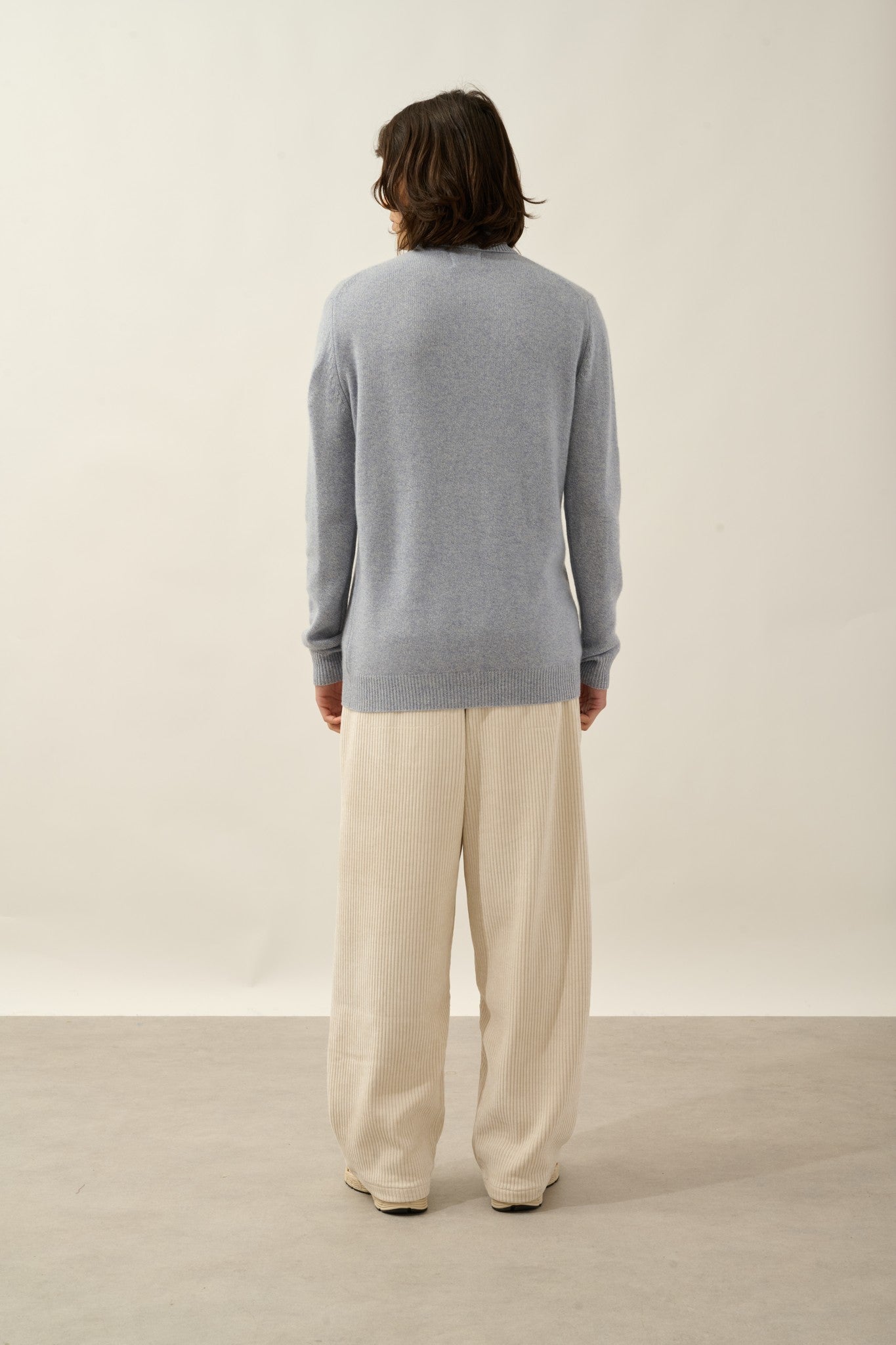 martin pull col roulé 4 fils bleu ivoire 100% cachemire