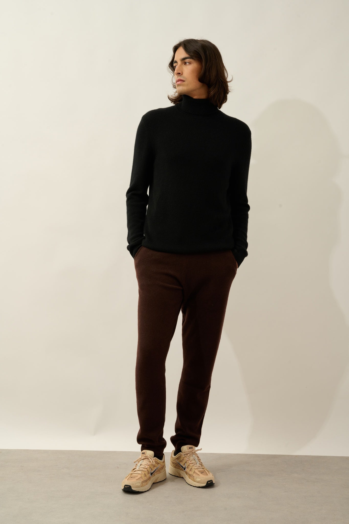 MARTIN 4-fädiger schwarzer Rollkragenpullover aus 100 % Kaschmir