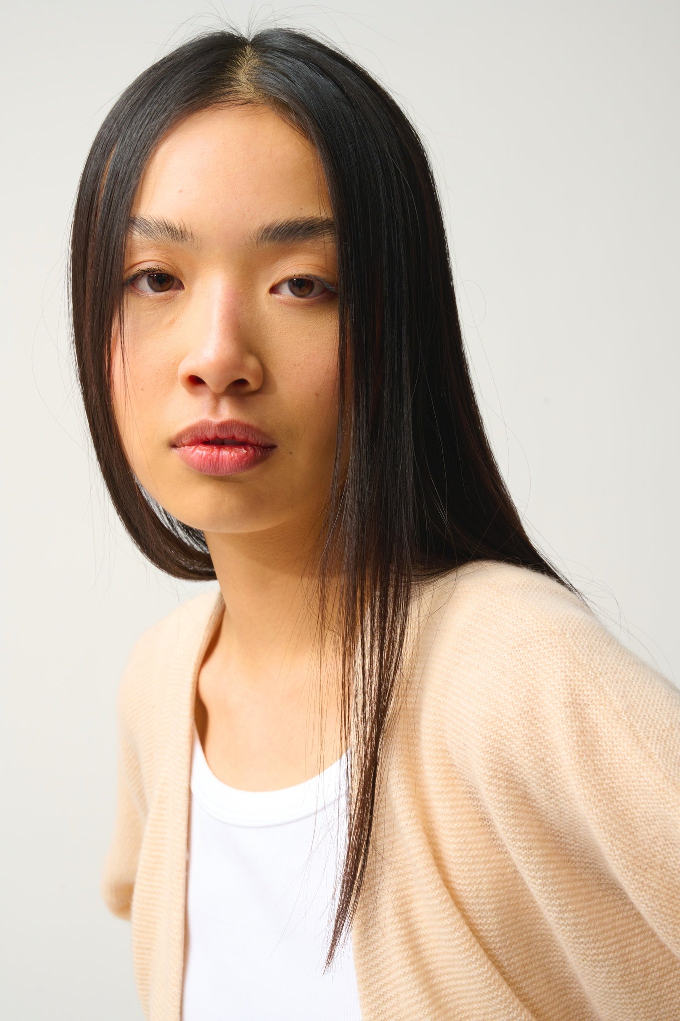 MENDIP Offener Cardigan mit V-Ausschnitt und 3/4-Ärmeln, sandfarben, 100 % Kaschmir