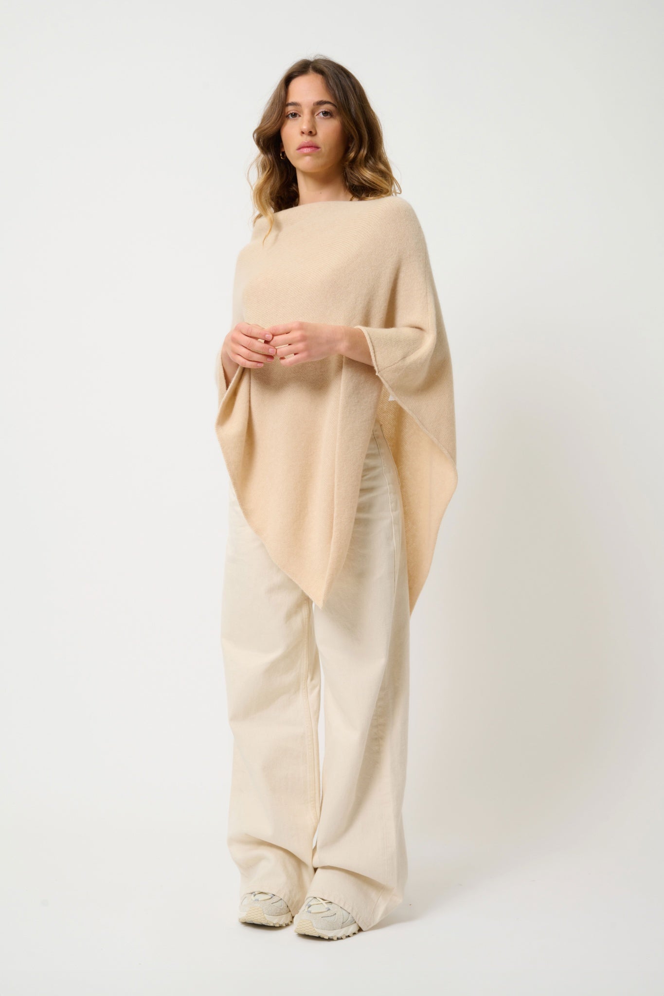 MERYL poncho 4 threads sand 100% cashmere