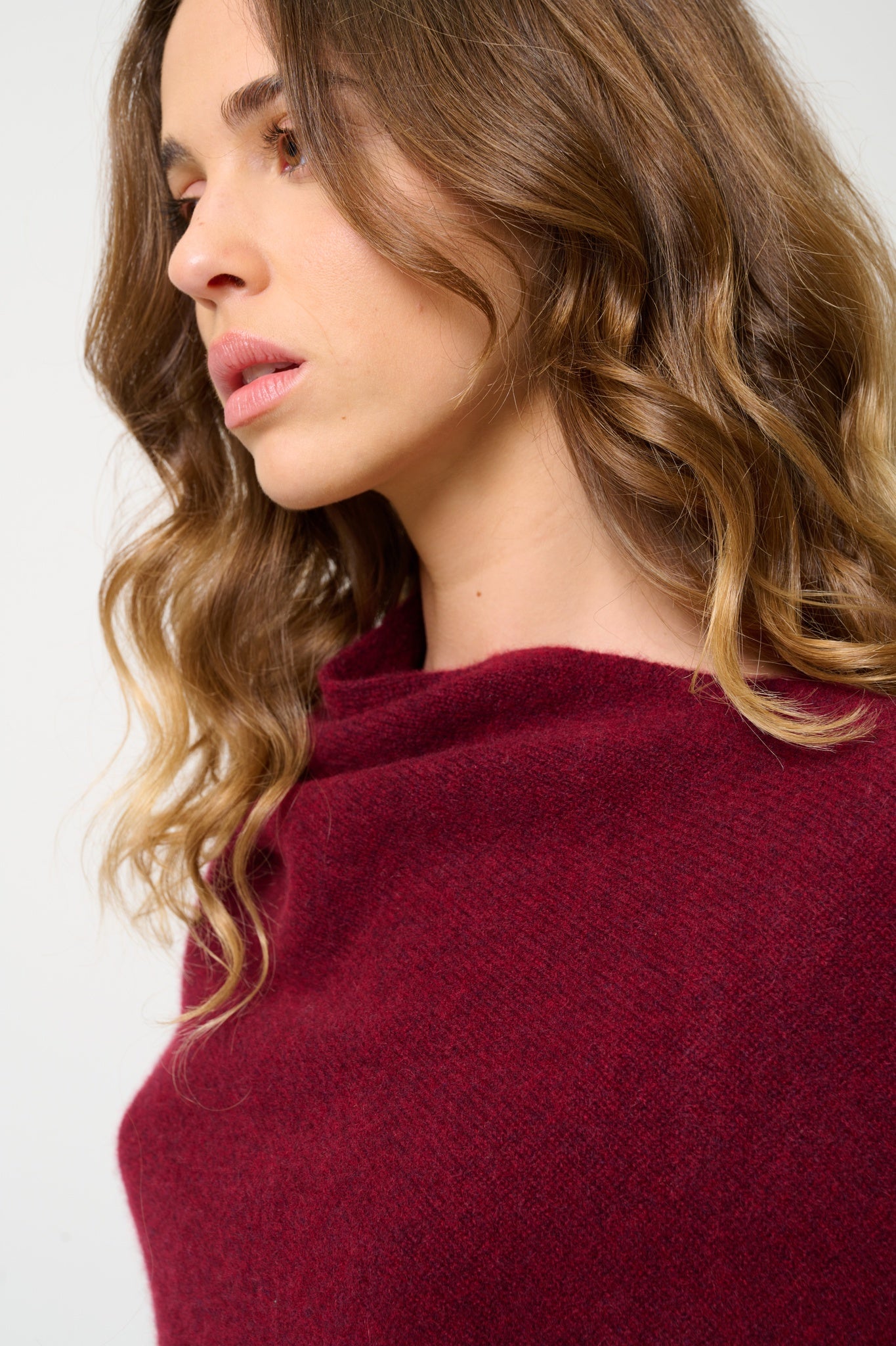 MERYL 4-lagiger Cranberry-melierter Poncho, 100 % Kaschmir