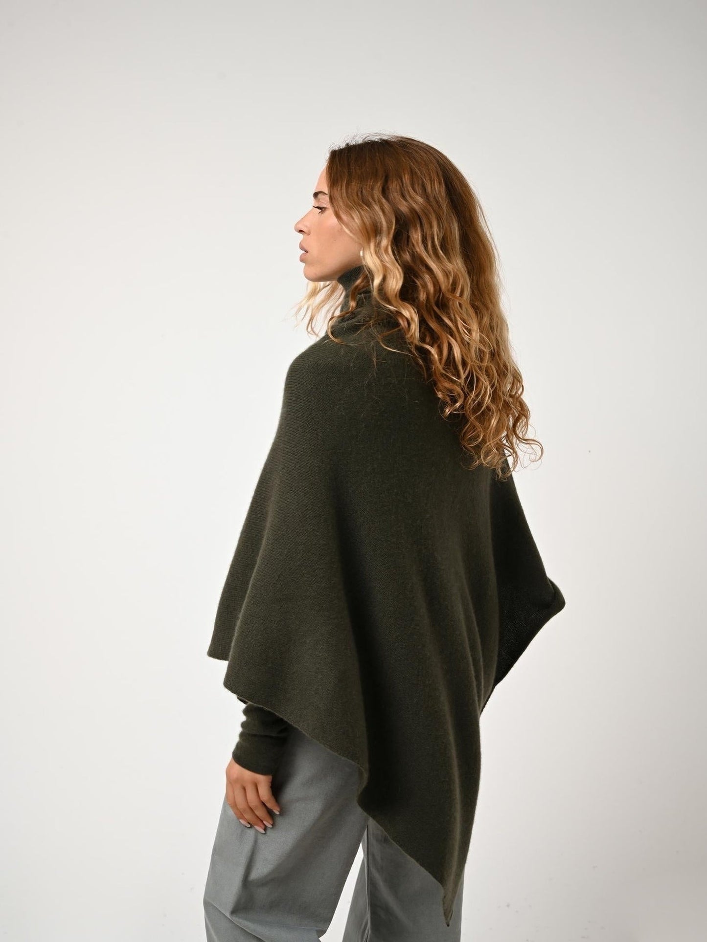 MERYL 4-thread khaki poncho 100% cashmere