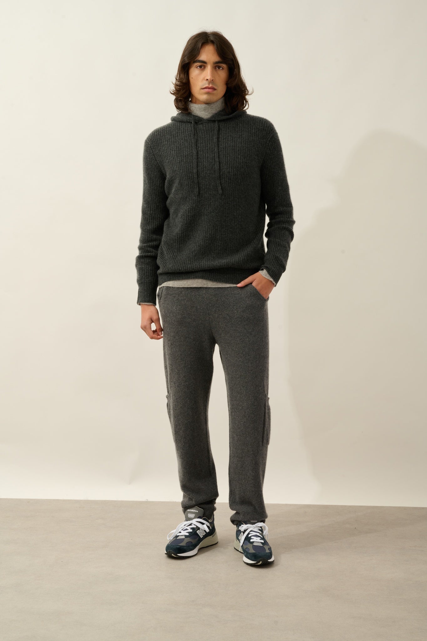 MIDA pull capuche 4 fils carbone chiné 100% cachemire