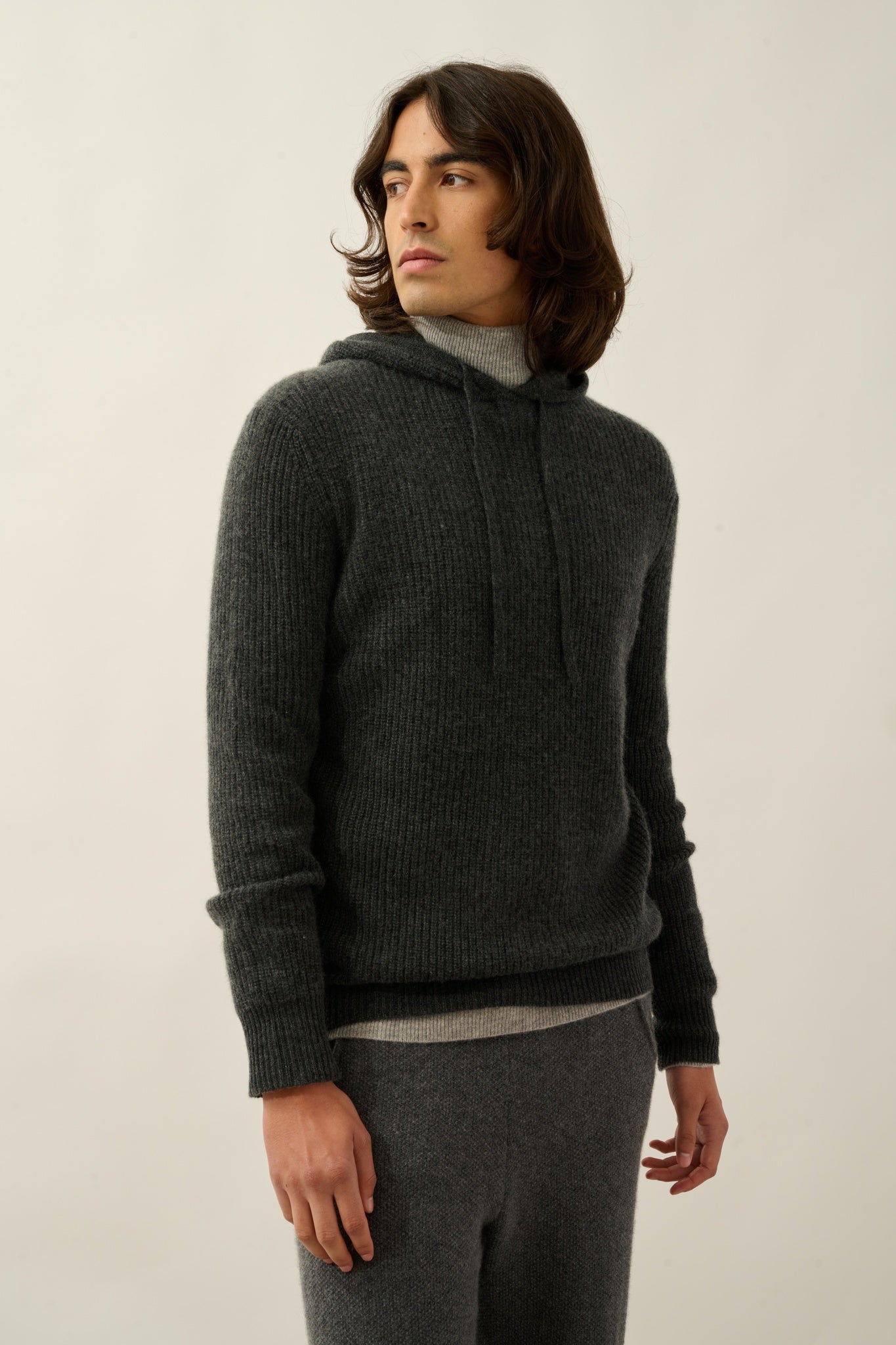 MIDA pull capuche 4 fils carbone chiné 100% cachemire