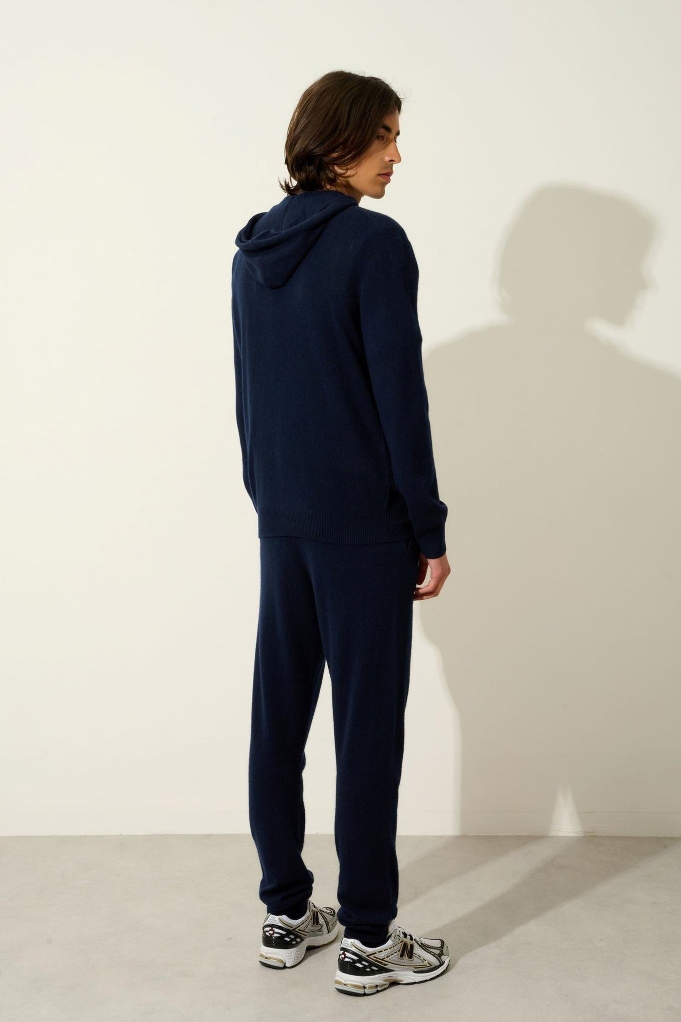 NEURRE – Marineblaue Weste mit Kapuze und Reißverschluss aus 100 % Kaschmir