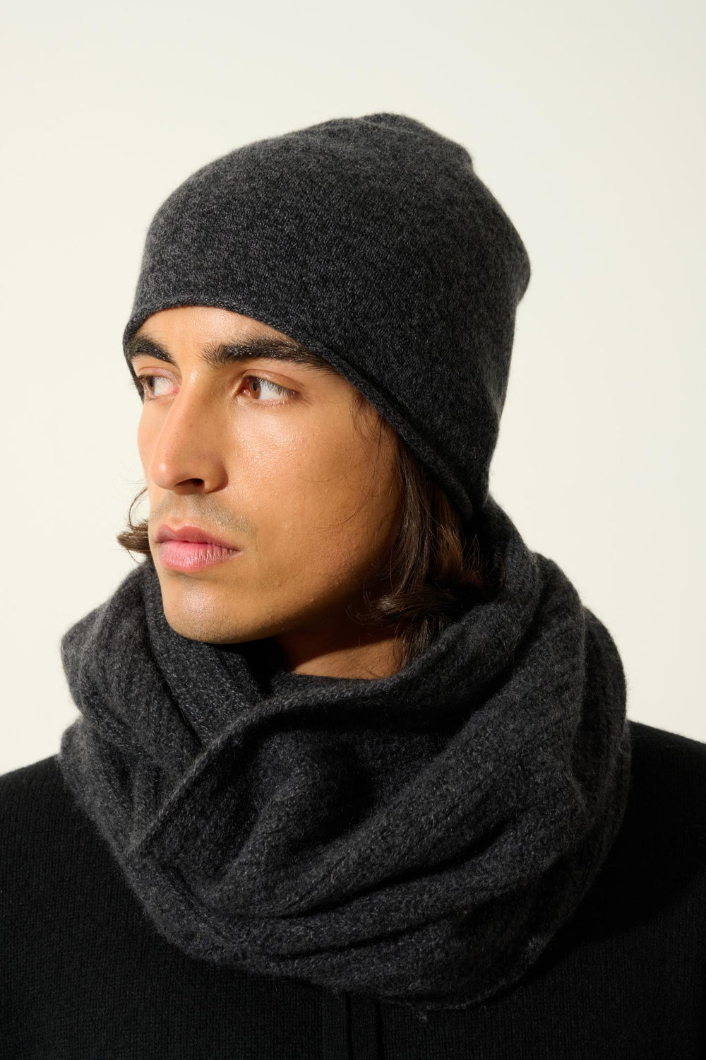 PINIER bonnet black mottled 100% cashmere