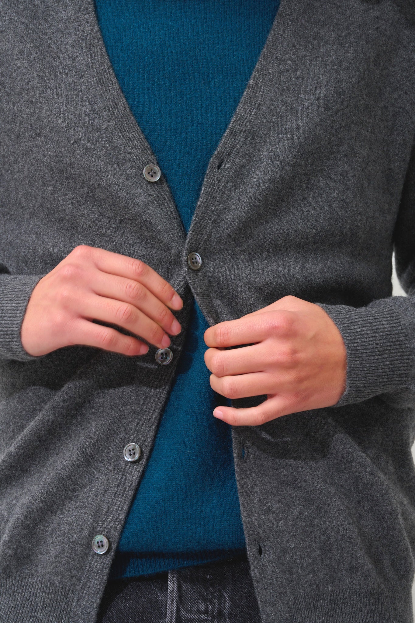 PIPA cardigan col v anthracite chiné 100% cachemire