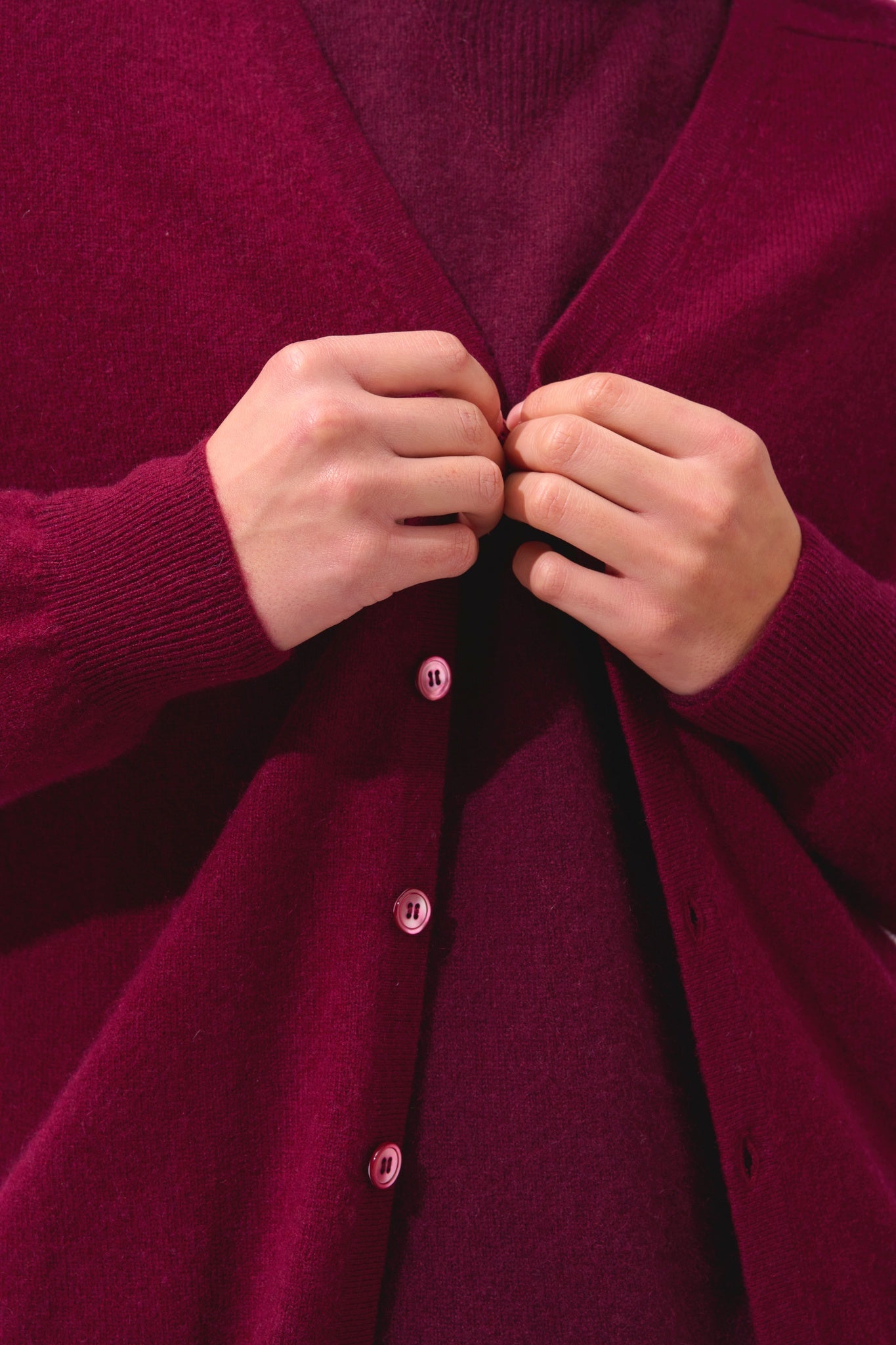 PIPA burgundy v-neck cardigan 100% cashmere
