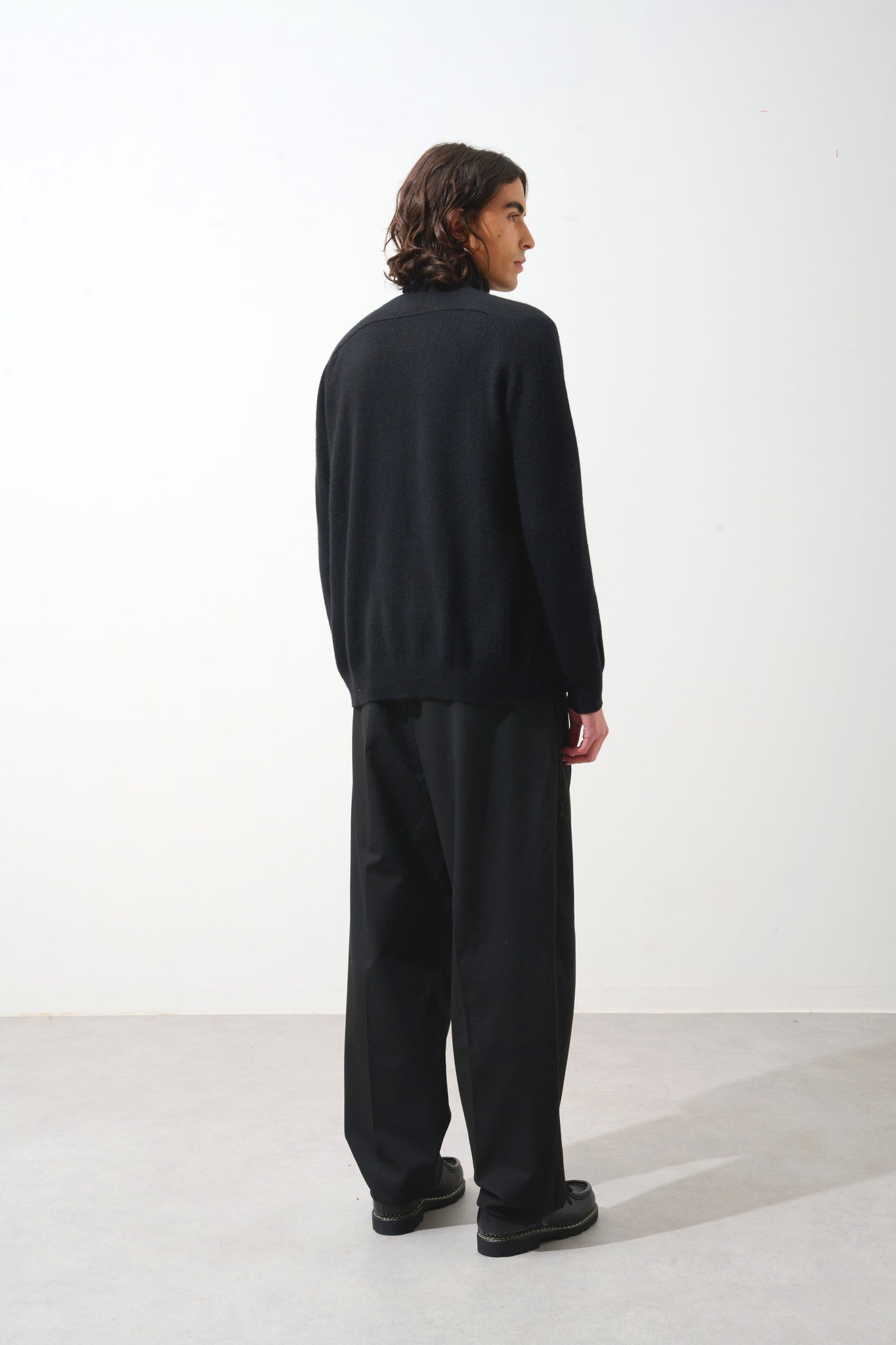 PIPA black v-neck cardigan 100% cashmere