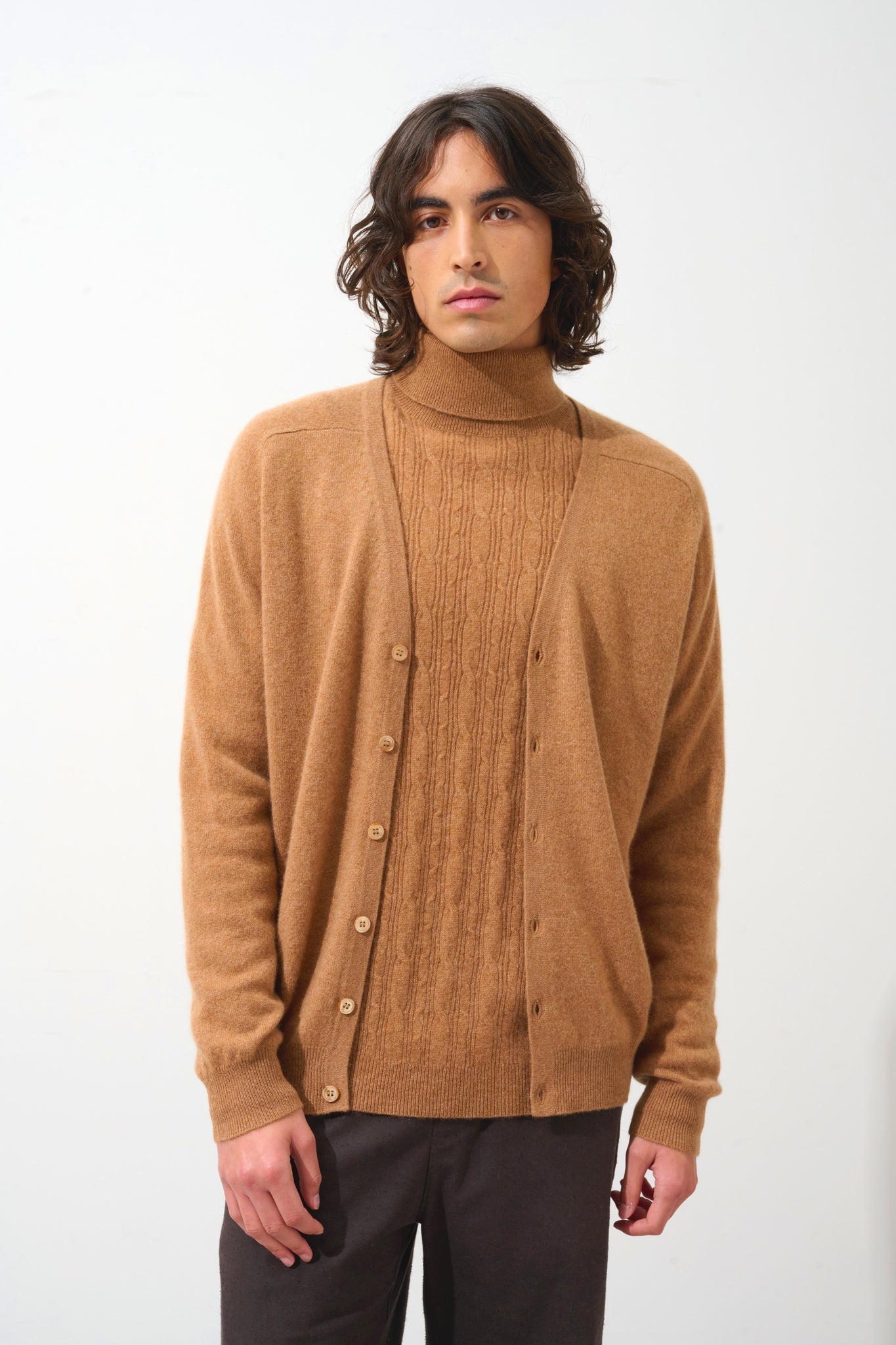 PIPA hazelnut v-neck cardigan 100% cashmere