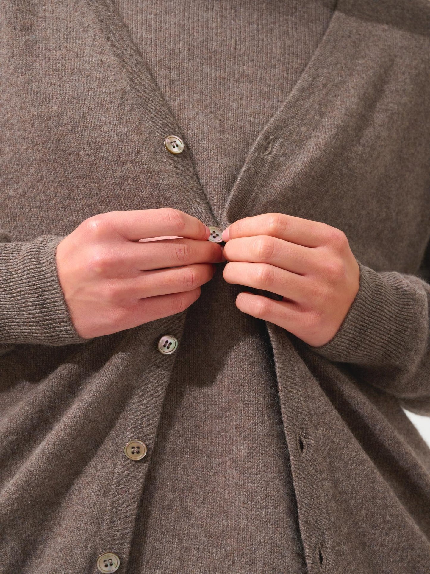 PIPA cardigan col v taupe chiné 100% cachemire