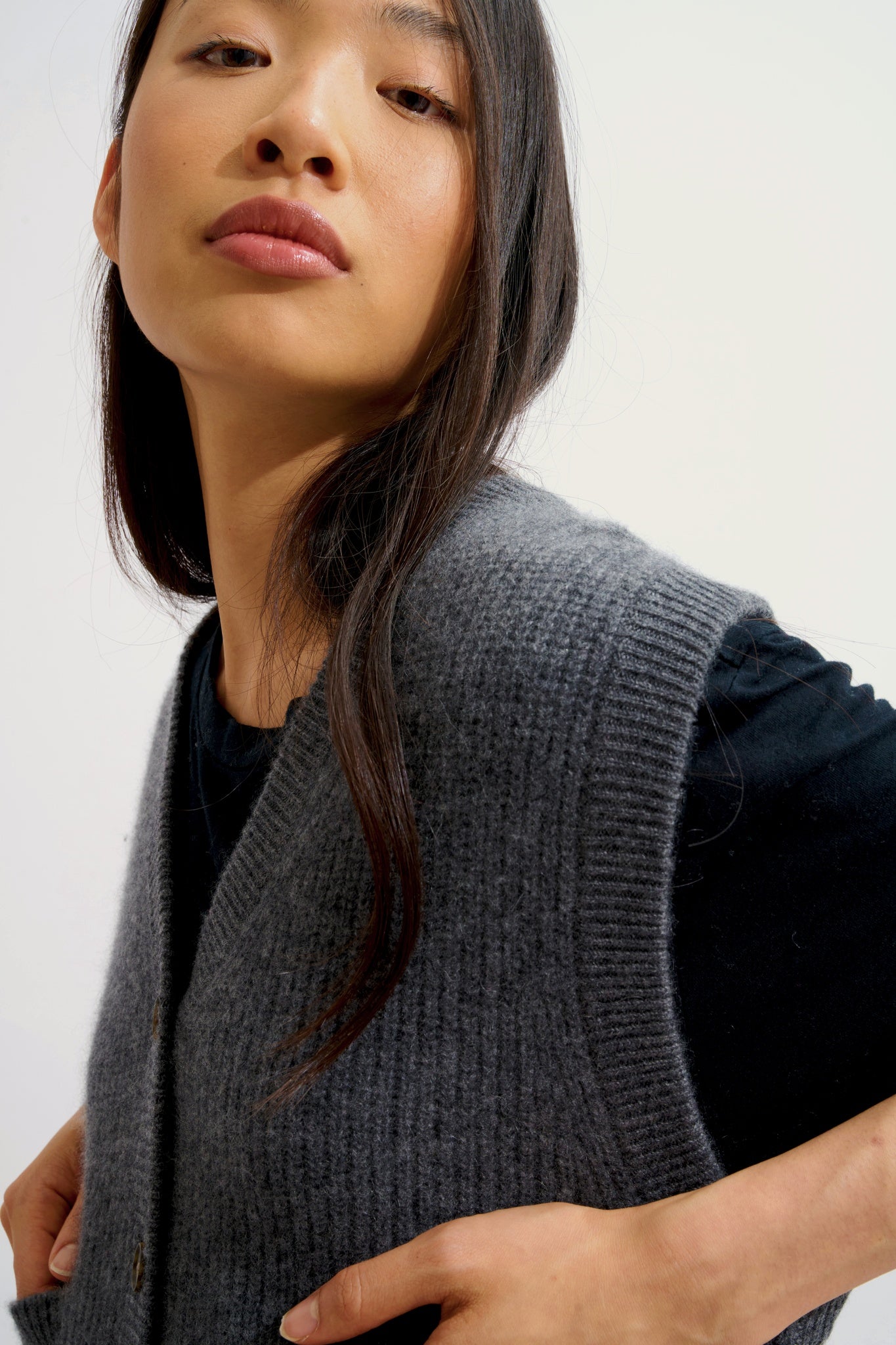 ROSAVIA cardigan col v sans manches 4 fils anthracite chiné 100% cachemire