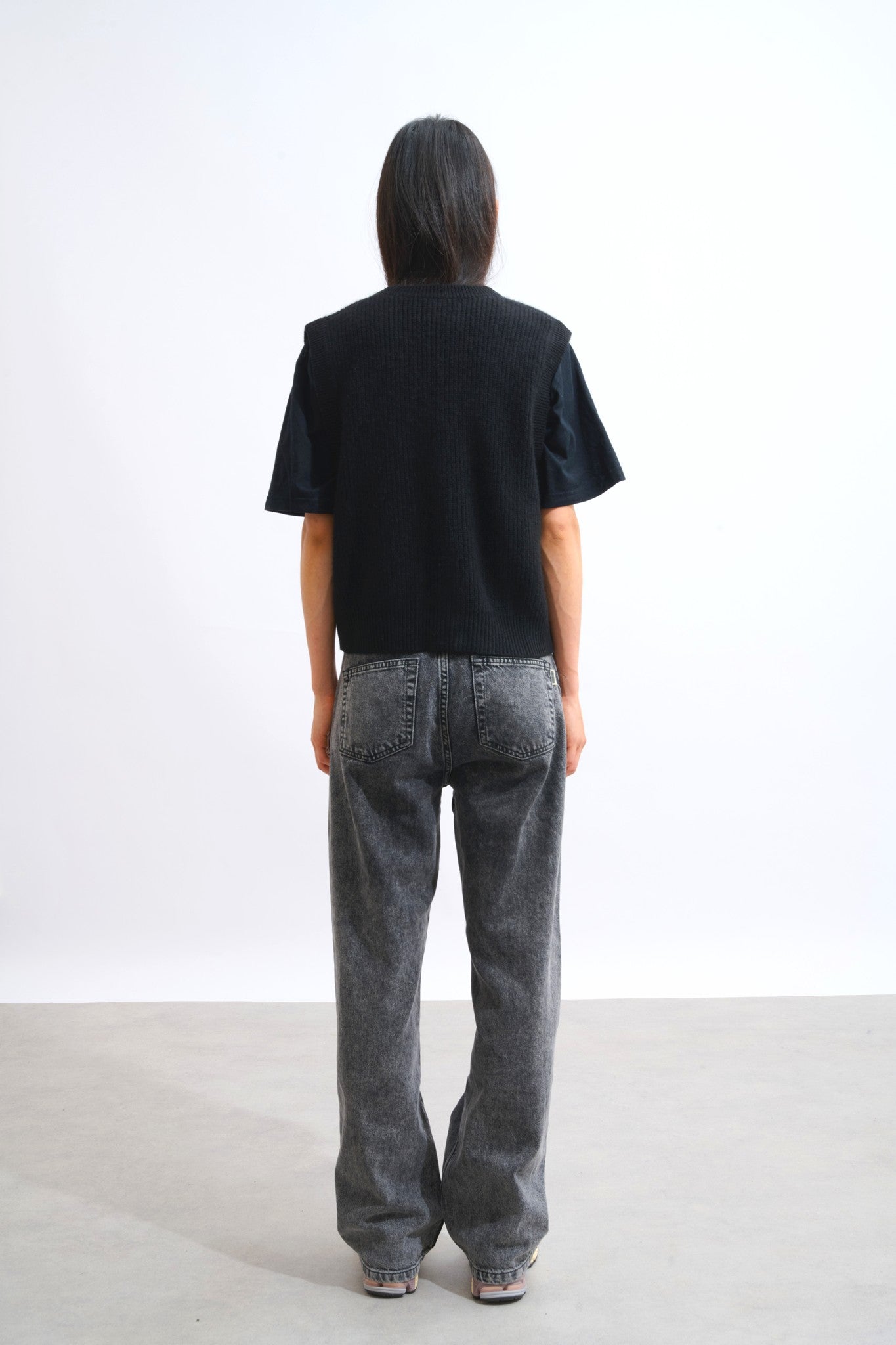 rosavia cardigan col v sans manches 4 fils noir 100% cachemire