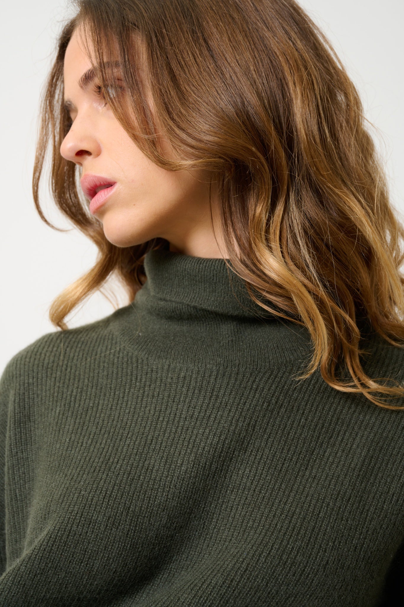 ROXANE Rollkragenpullover khaki 100% Kaschmir