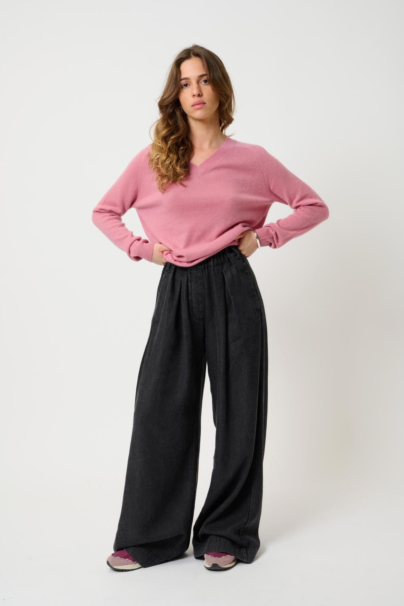 SAVANNAH petal v-neck sweater 100% cashmere