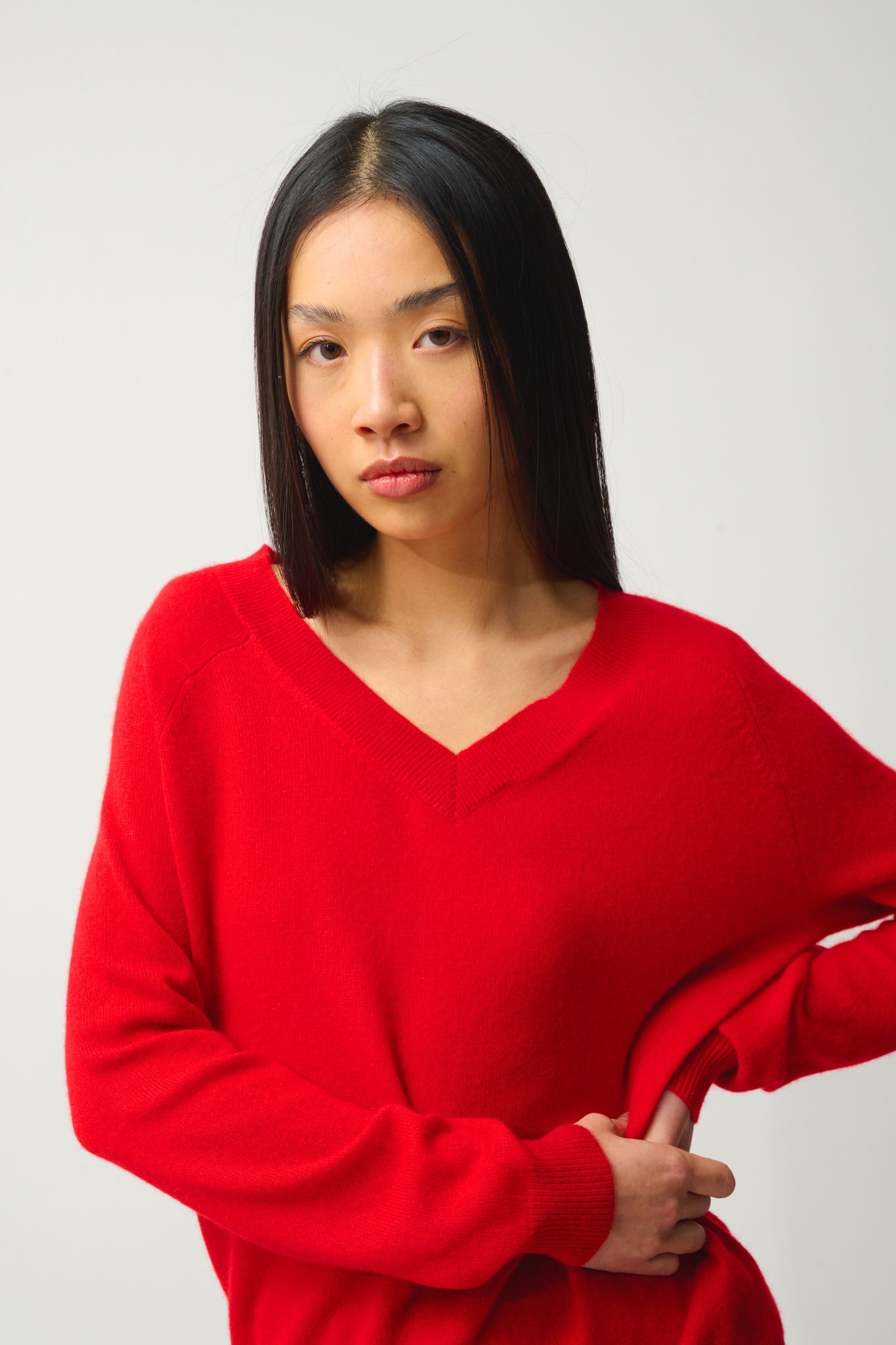 SAVANNAH pull col v rouge 100% cachemire