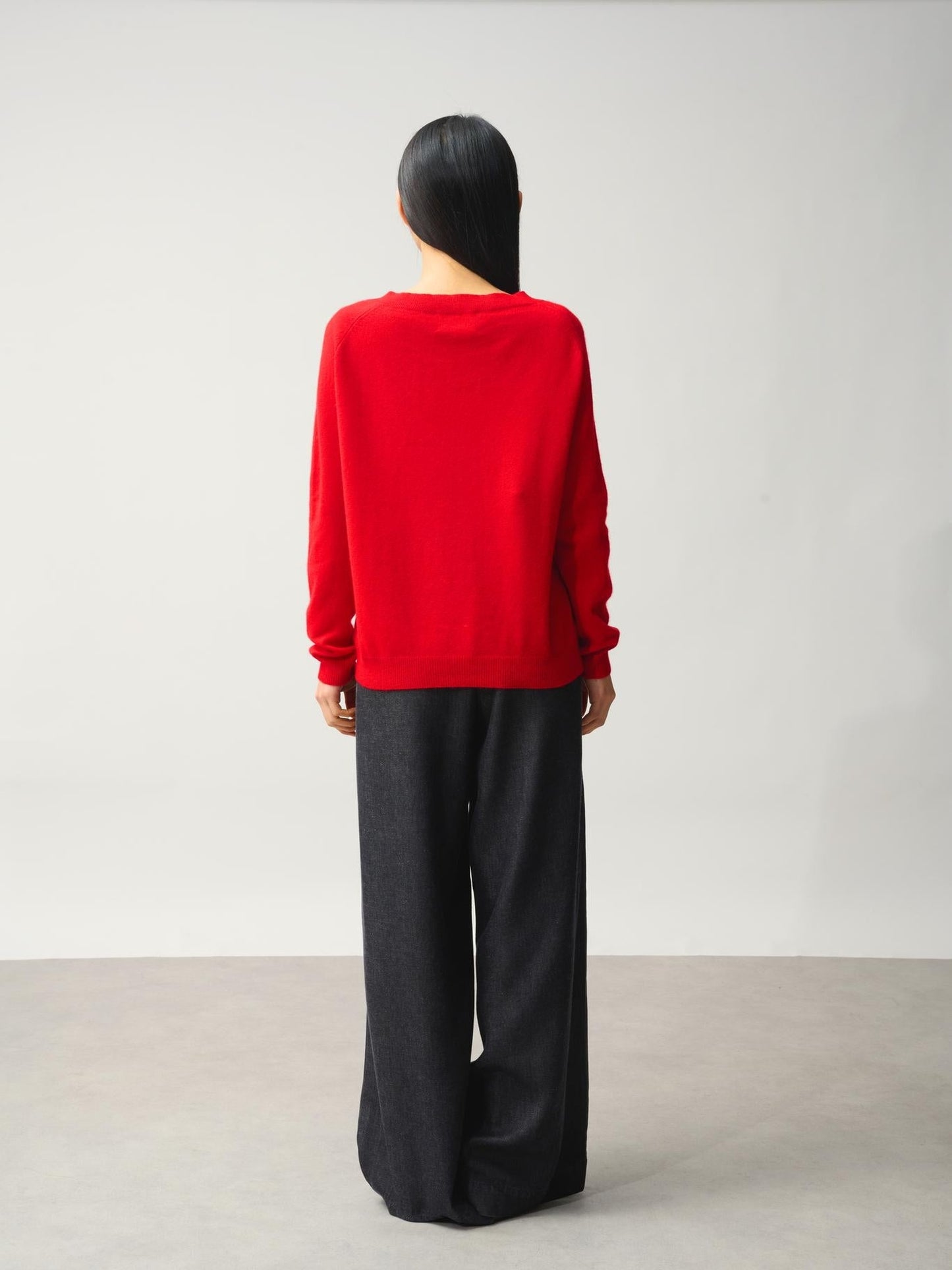 SAVANNAH red v-neck sweater 100% cashmere