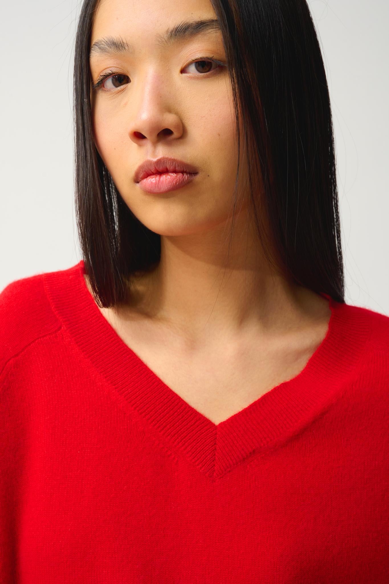 SAVANNAH pull col v rouge 100% cachemire