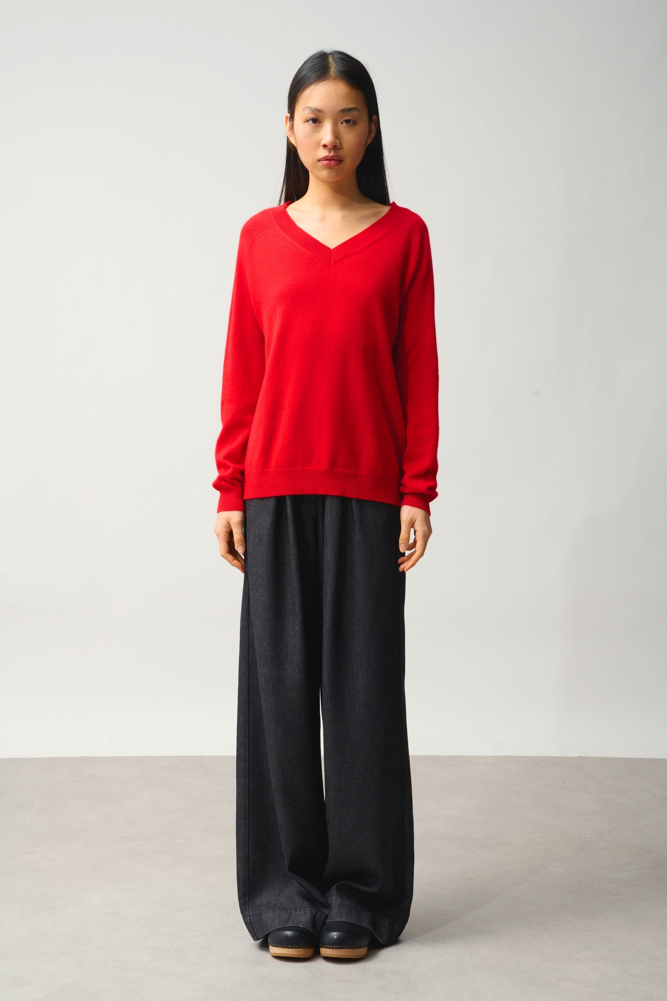 SAVANNAH pull col v rouge 100% cachemire