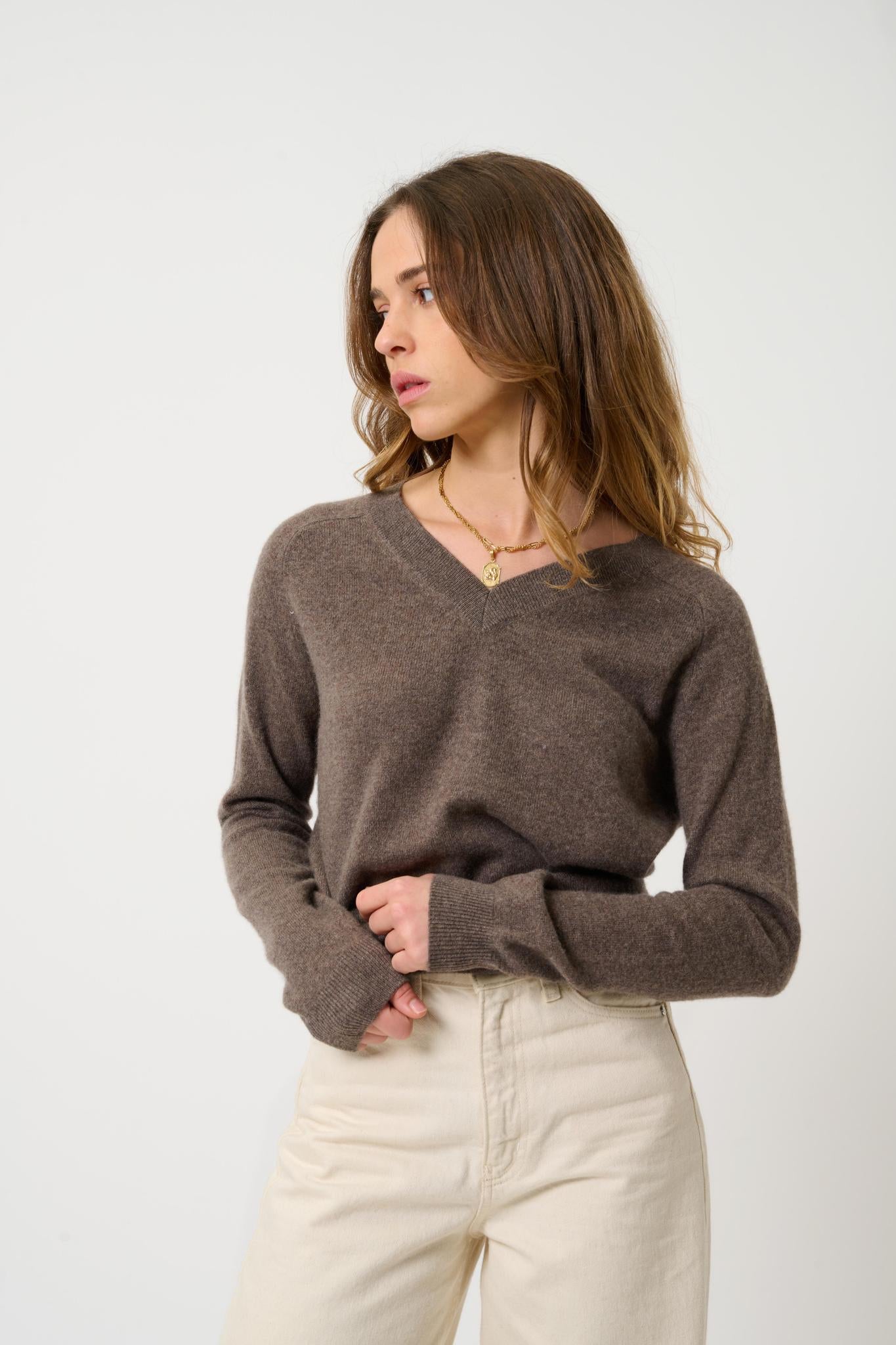 SAVANNAH taupe mottled v-neck sweater 100% cashmere