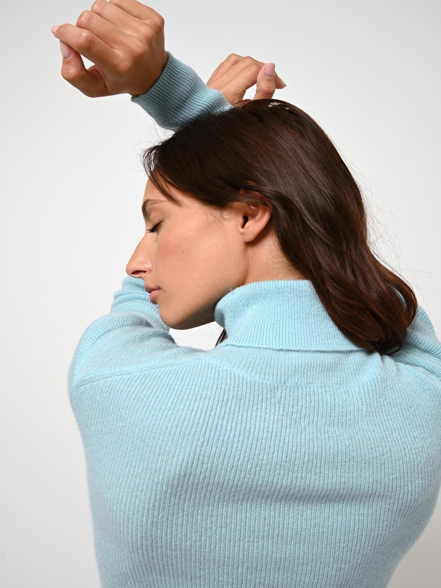 SUZIE pull col roulé aqua 100% cachemire