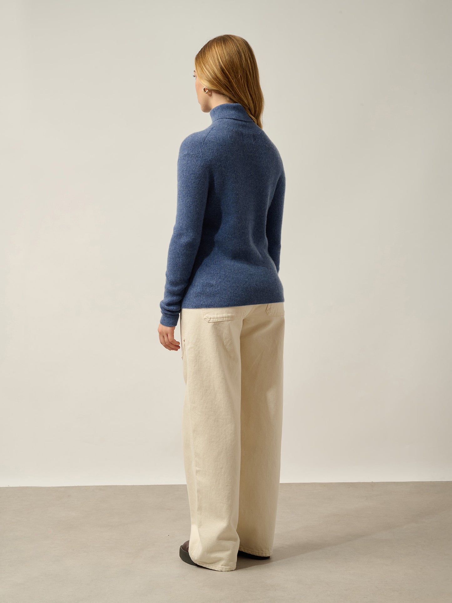 SUZIE pull col roulé bleu denim 100% cachemire