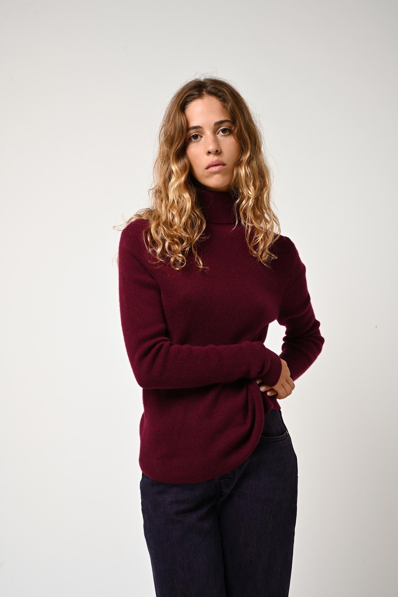 SUZIE burgunderfarbener Rollkragenpullover 100% Kaschmir